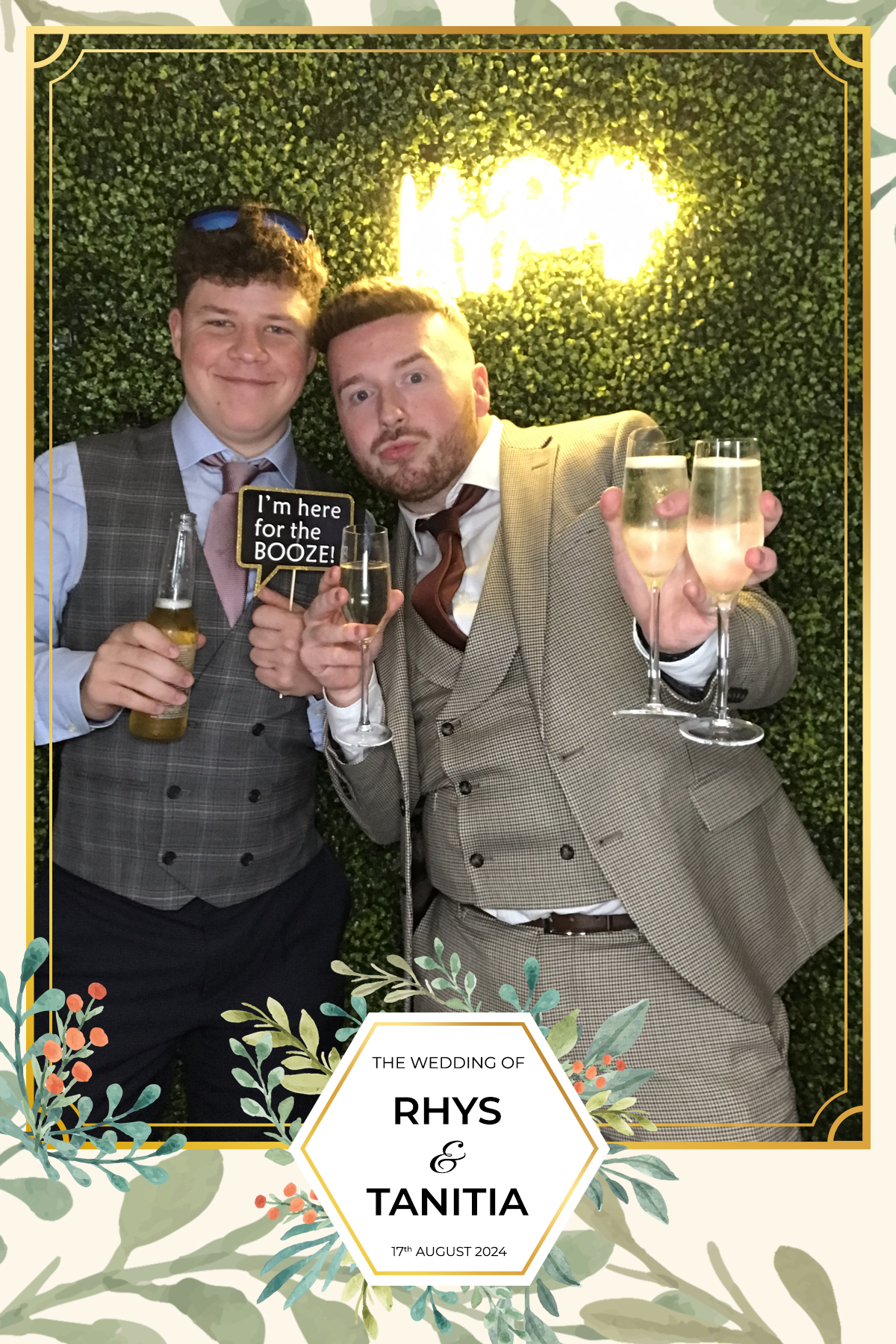 Tanitia & Rhys’ Wedding | View more photos from the event at gallery.partydelightsphotobooth.co.uk/u/PartyDelightsPhotoBooth/Tanitia-Rhys’-Wedding