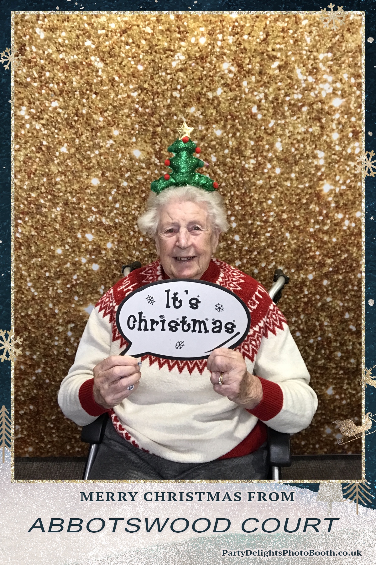 Abbotswood Court Christmas party | View more photos from the event at gallery.partydelightsphotobooth.co.uk/u/PartyDelightsPhotoBooth/Abbotswood-Court-Christmas-party-0