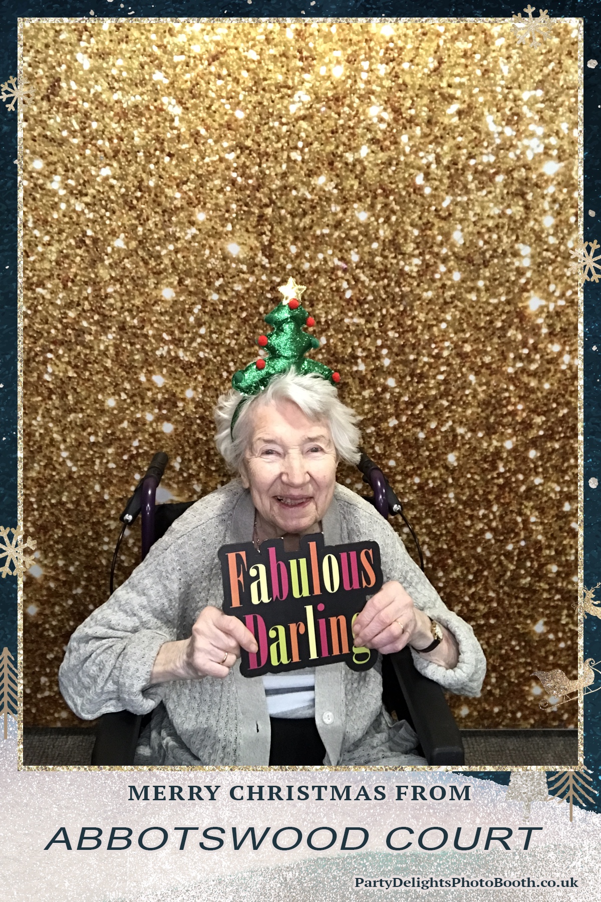 Abbotswood Court Christmas party | View more photos from the event at gallery.partydelightsphotobooth.co.uk/u/PartyDelightsPhotoBooth/Abbotswood-Court-Christmas-party-0