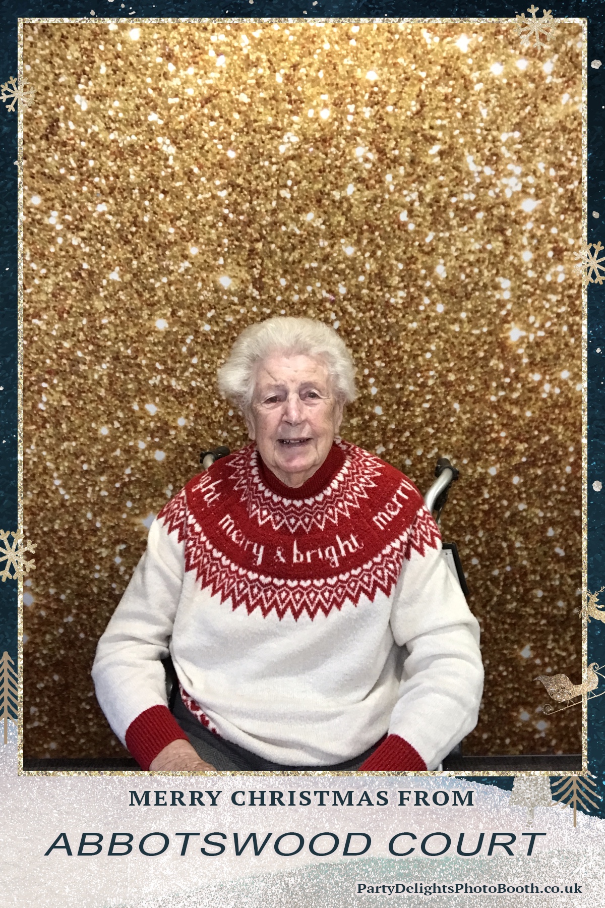 Abbotswood Court Christmas party | View more photos from the event at gallery.partydelightsphotobooth.co.uk/u/PartyDelightsPhotoBooth/Abbotswood-Court-Christmas-party-0