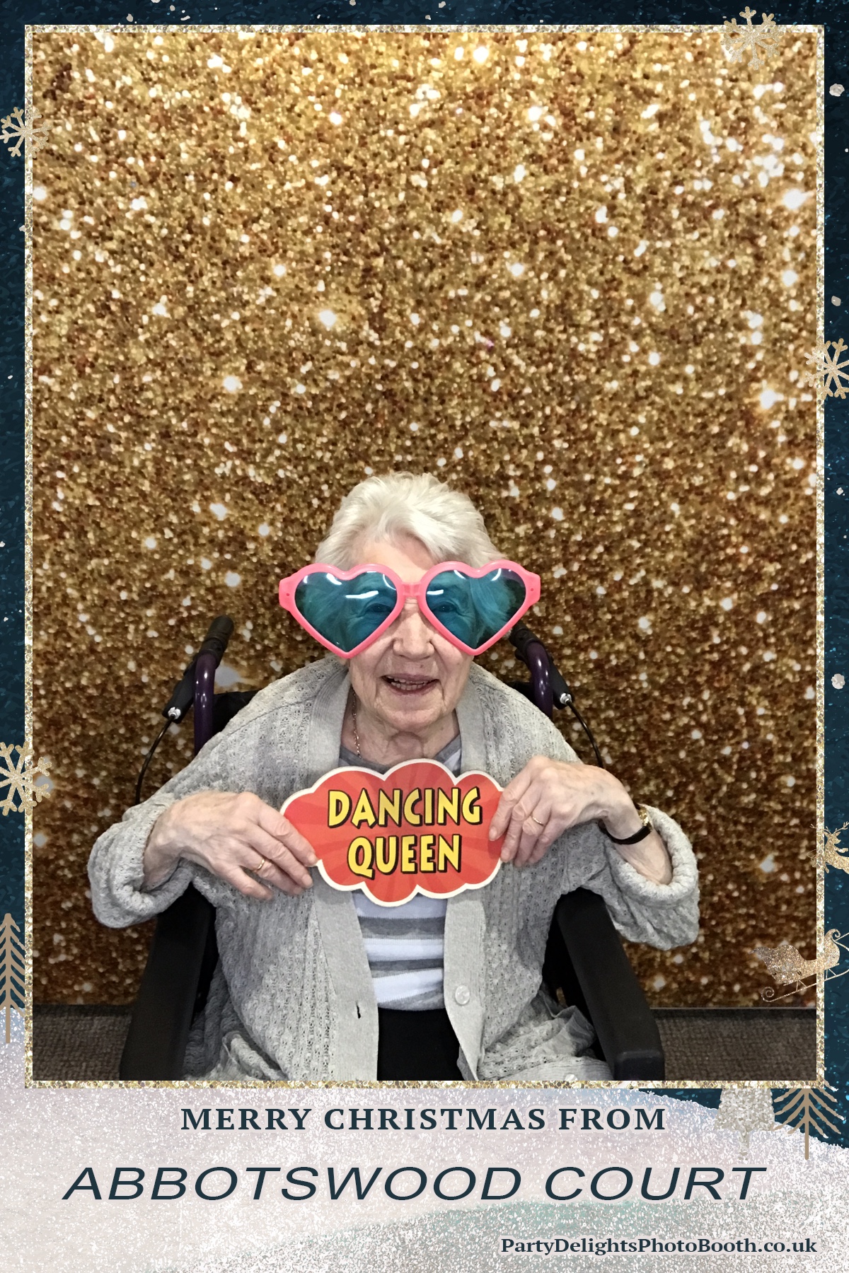 Abbotswood Court Christmas party | View more photos from the event at gallery.partydelightsphotobooth.co.uk/u/PartyDelightsPhotoBooth/Abbotswood-Court-Christmas-party-0