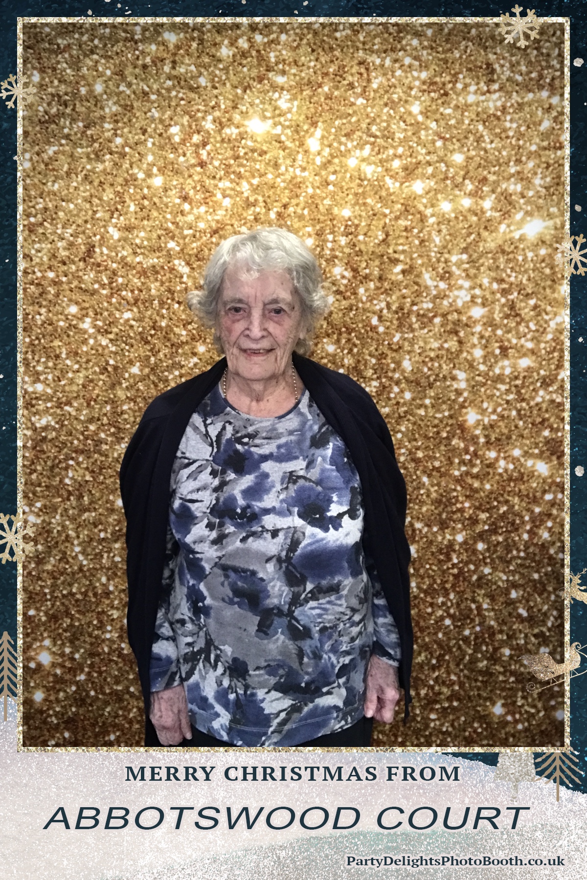 Abbotswood Court Christmas party | View more photos from the event at gallery.partydelightsphotobooth.co.uk/u/PartyDelightsPhotoBooth/Abbotswood-Court-Christmas-party-0