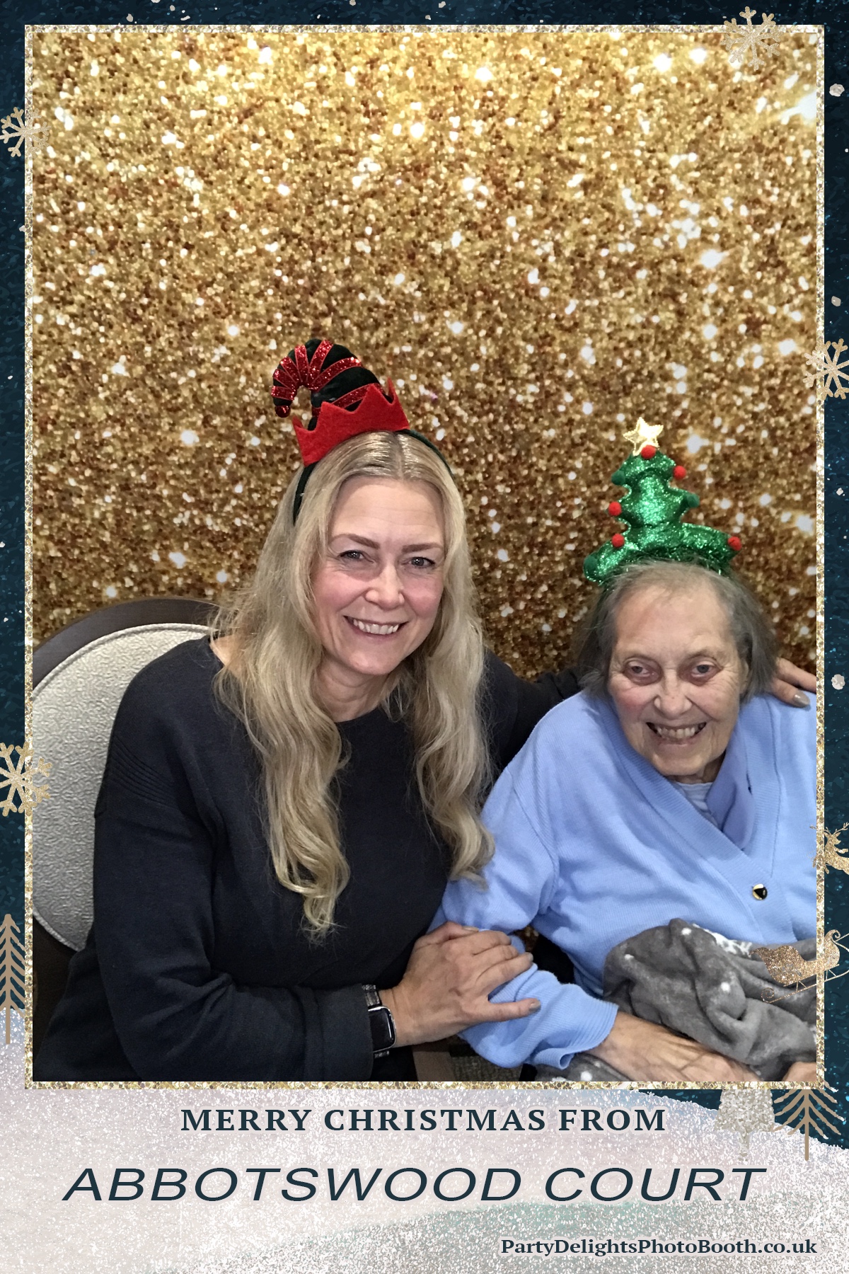 Abbotswood Court Christmas party | View more photos from the event at gallery.partydelightsphotobooth.co.uk/u/PartyDelightsPhotoBooth/Abbotswood-Court-Christmas-party-0