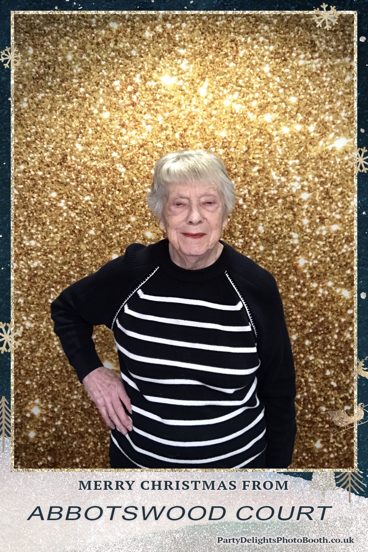 Abbotswood Court Christmas party | View more photos from the event at gallery.partydelightsphotobooth.co.uk/u/PartyDelightsPhotoBooth/Abbotswood-Court-Christmas-party-0