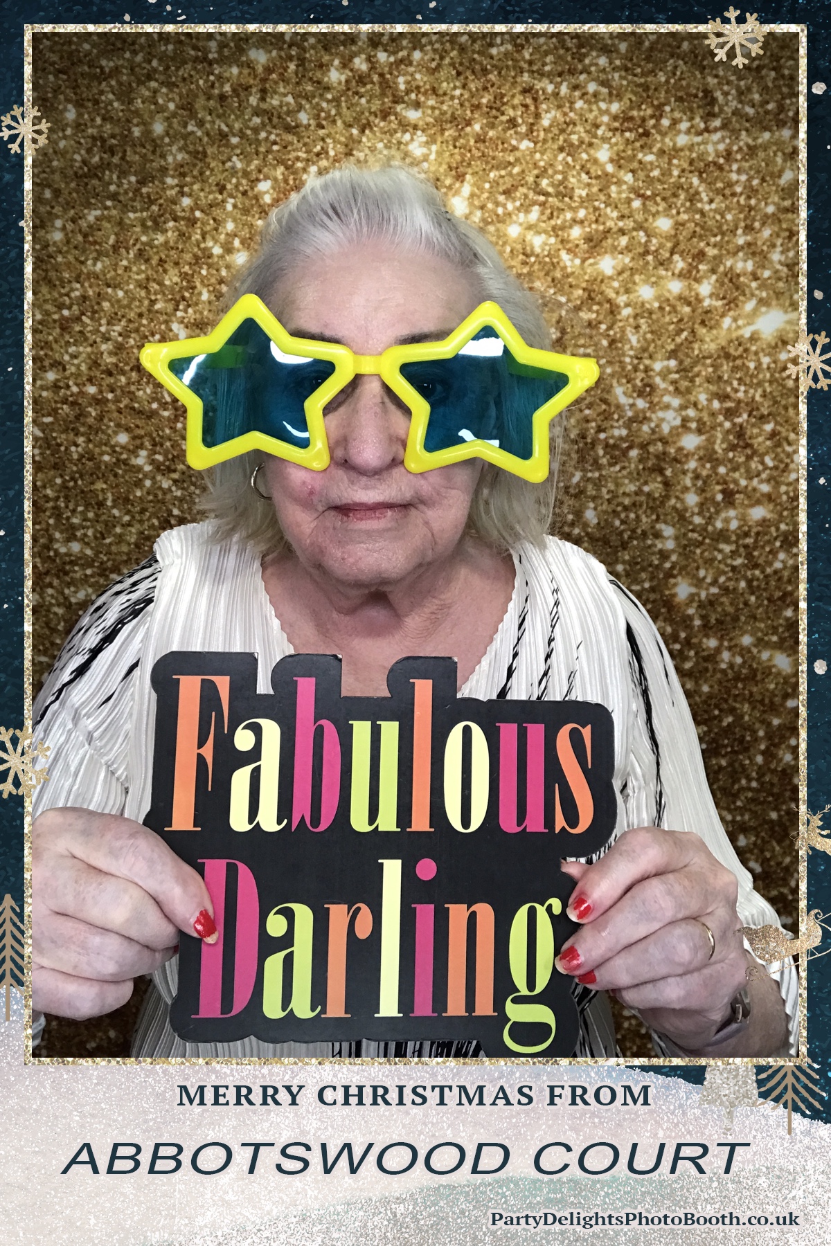 Abbotswood Court Christmas party | View more photos from the event at gallery.partydelightsphotobooth.co.uk/u/PartyDelightsPhotoBooth/Abbotswood-Court-Christmas-party-0