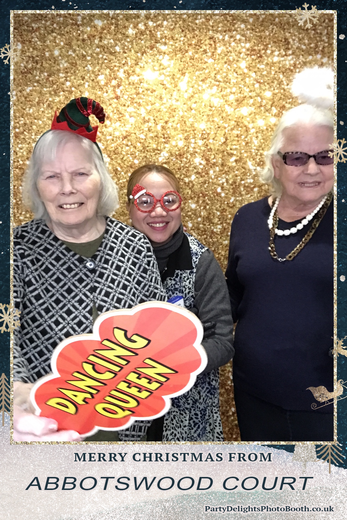 Abbotswood Court Christmas party | View more photos from the event at gallery.partydelightsphotobooth.co.uk/u/PartyDelightsPhotoBooth/Abbotswood-Court-Christmas-party-0