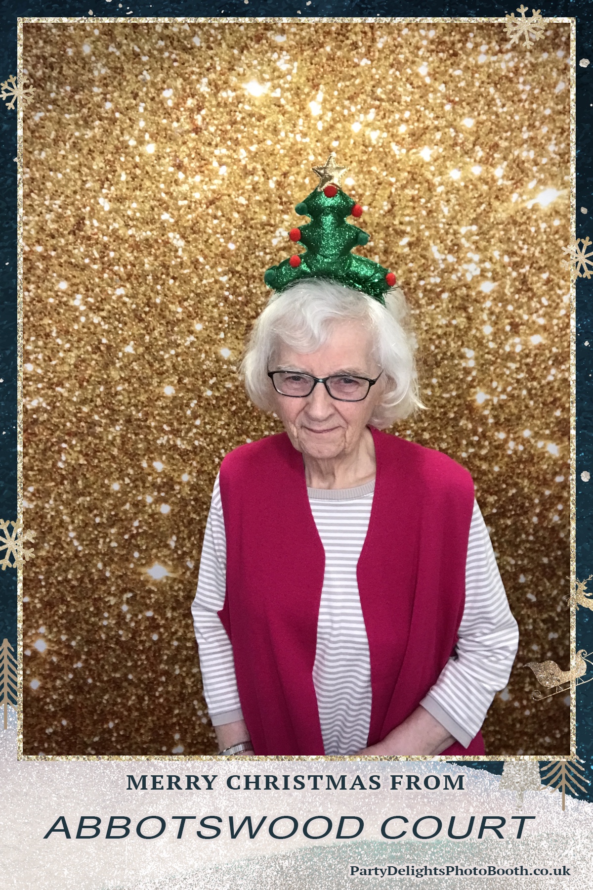 Abbotswood Court Christmas party | View more photos from the event at gallery.partydelightsphotobooth.co.uk/u/PartyDelightsPhotoBooth/Abbotswood-Court-Christmas-party-0