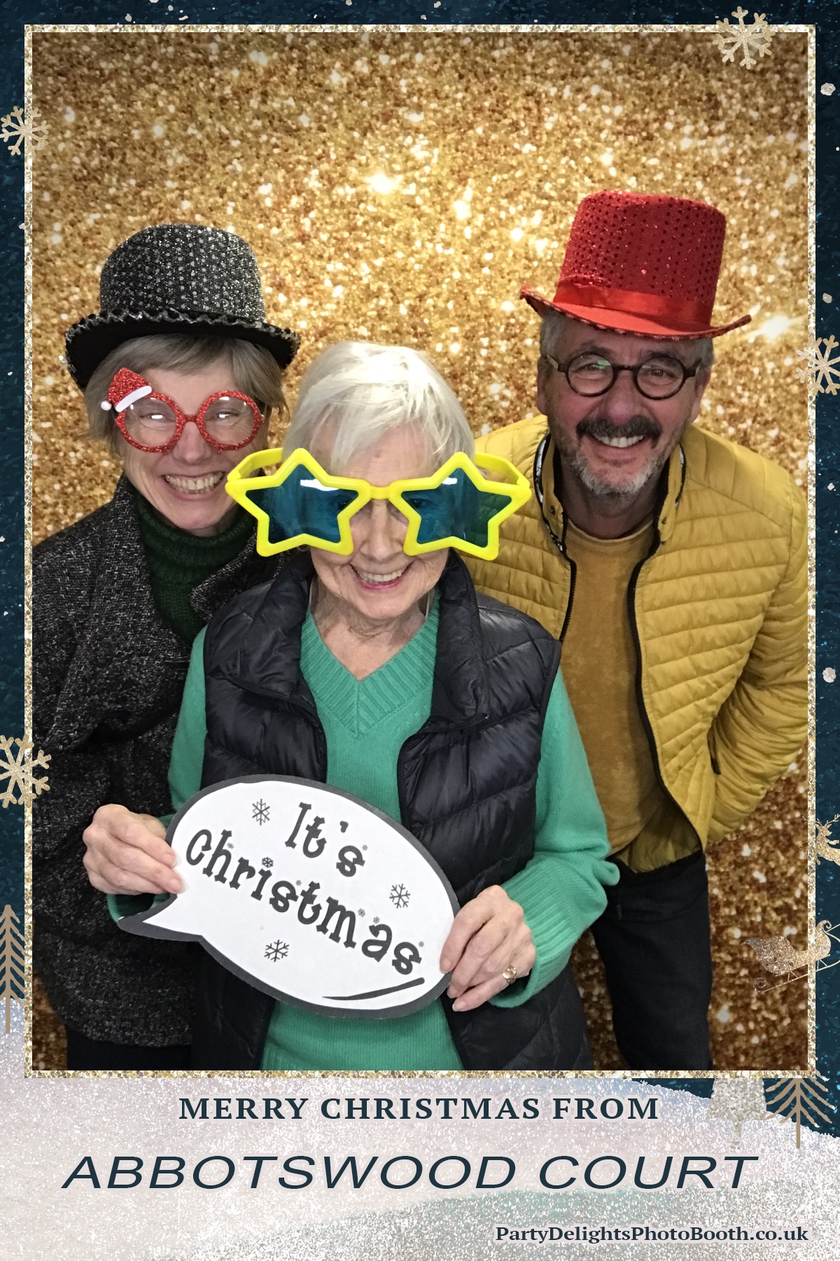 Abbotswood Court Christmas party | View more photos from the event at gallery.partydelightsphotobooth.co.uk/u/PartyDelightsPhotoBooth/Abbotswood-Court-Christmas-party-0