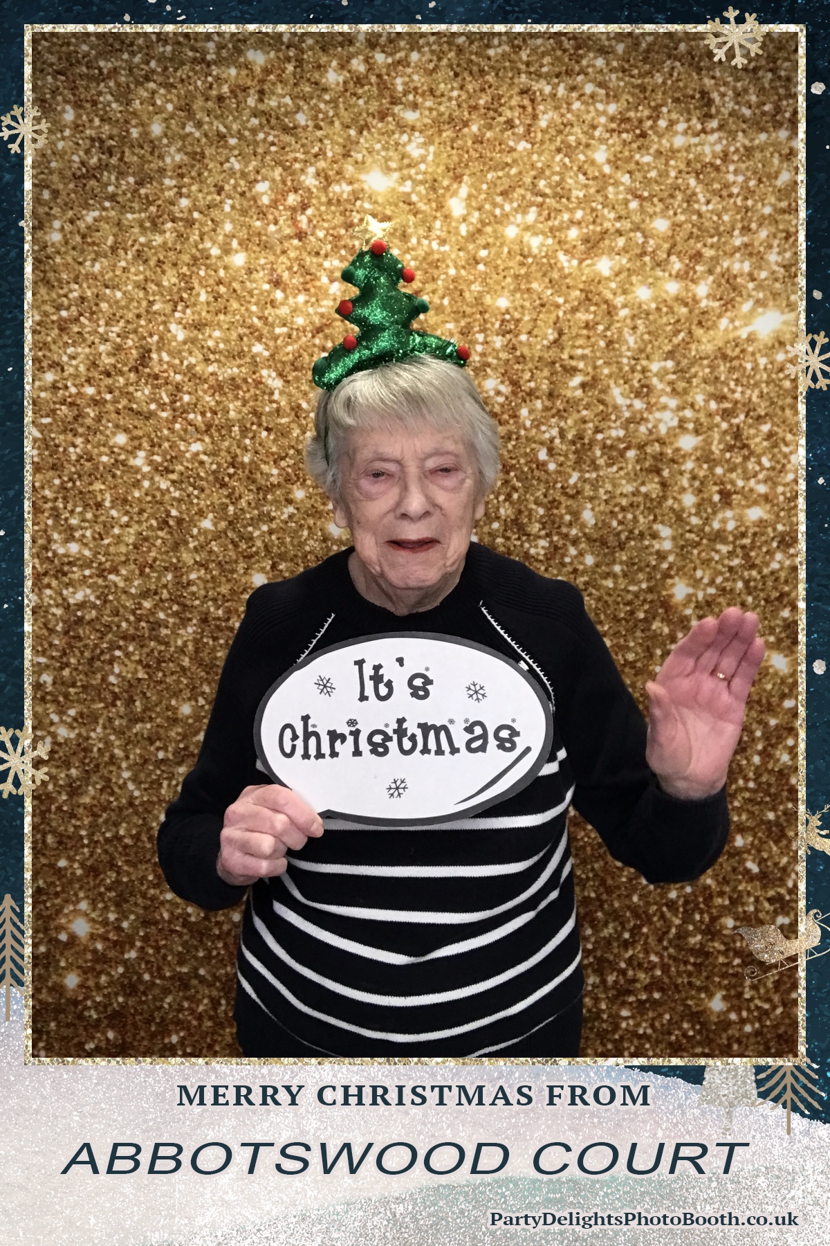 Abbotswood Court Christmas party | View more photos from the event at gallery.partydelightsphotobooth.co.uk/u/PartyDelightsPhotoBooth/Abbotswood-Court-Christmas-party-0