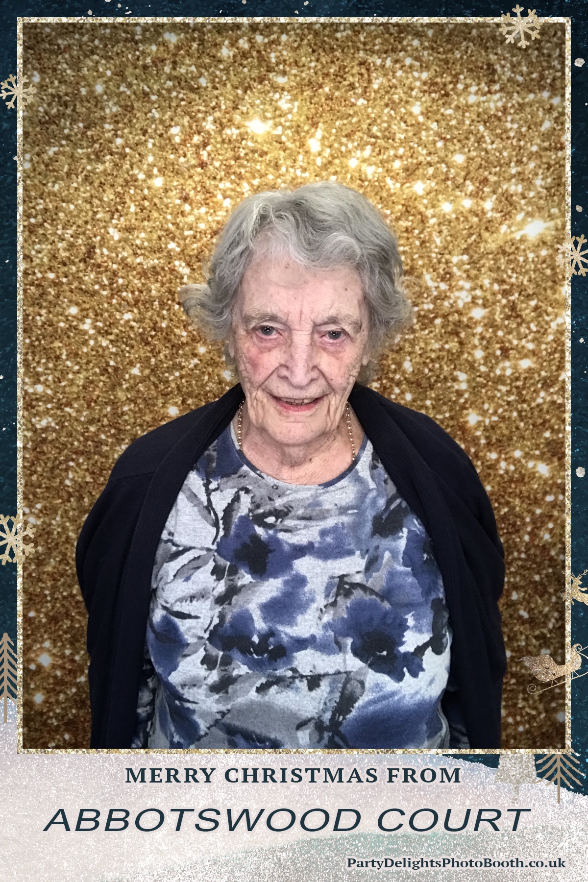 Abbotswood Court Christmas party | View more photos from the event at gallery.partydelightsphotobooth.co.uk/u/PartyDelightsPhotoBooth/Abbotswood-Court-Christmas-party-0