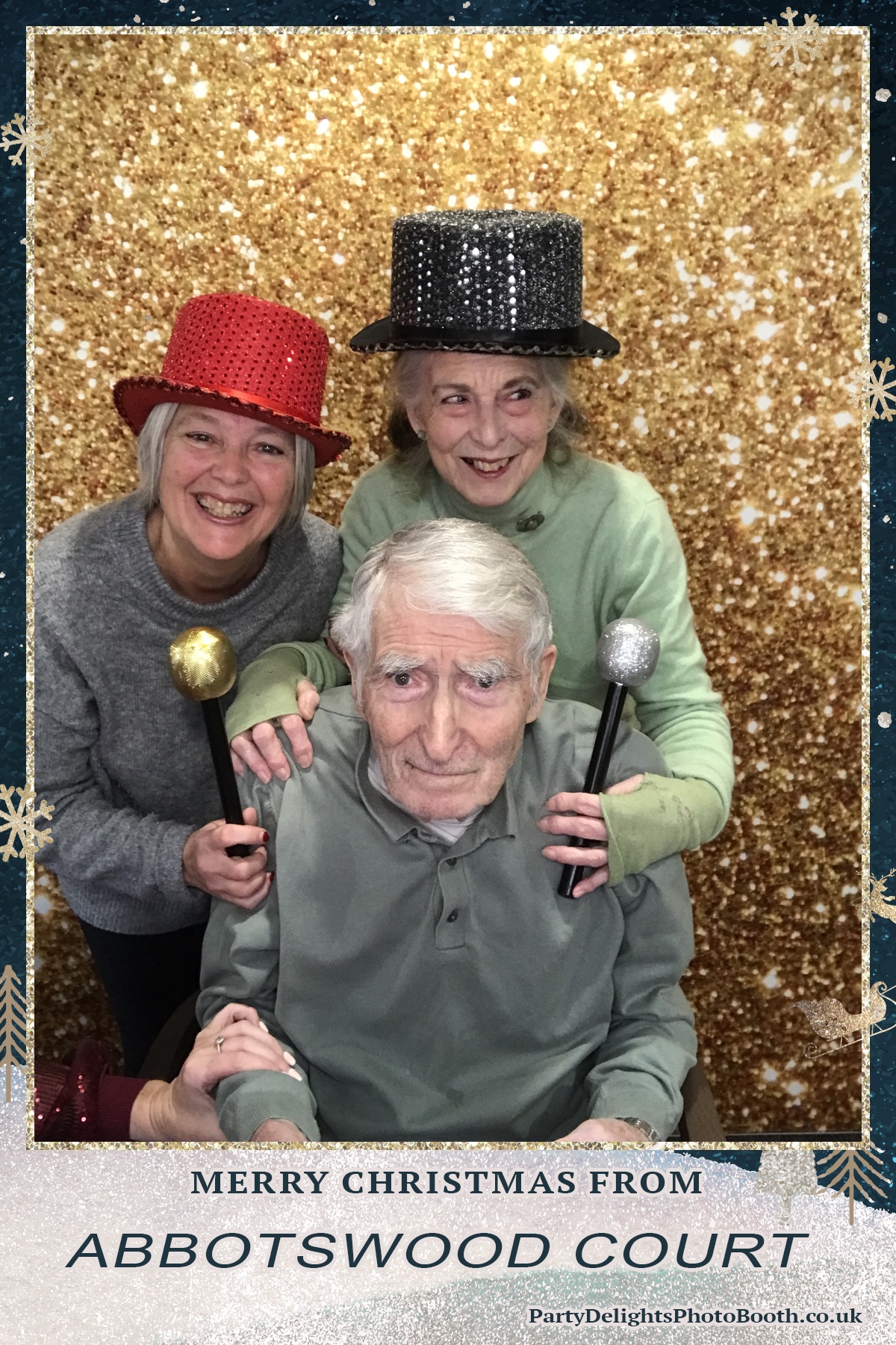 Abbotswood Court Christmas party | View more photos from the event at gallery.partydelightsphotobooth.co.uk/u/PartyDelightsPhotoBooth/Abbotswood-Court-Christmas-party-0