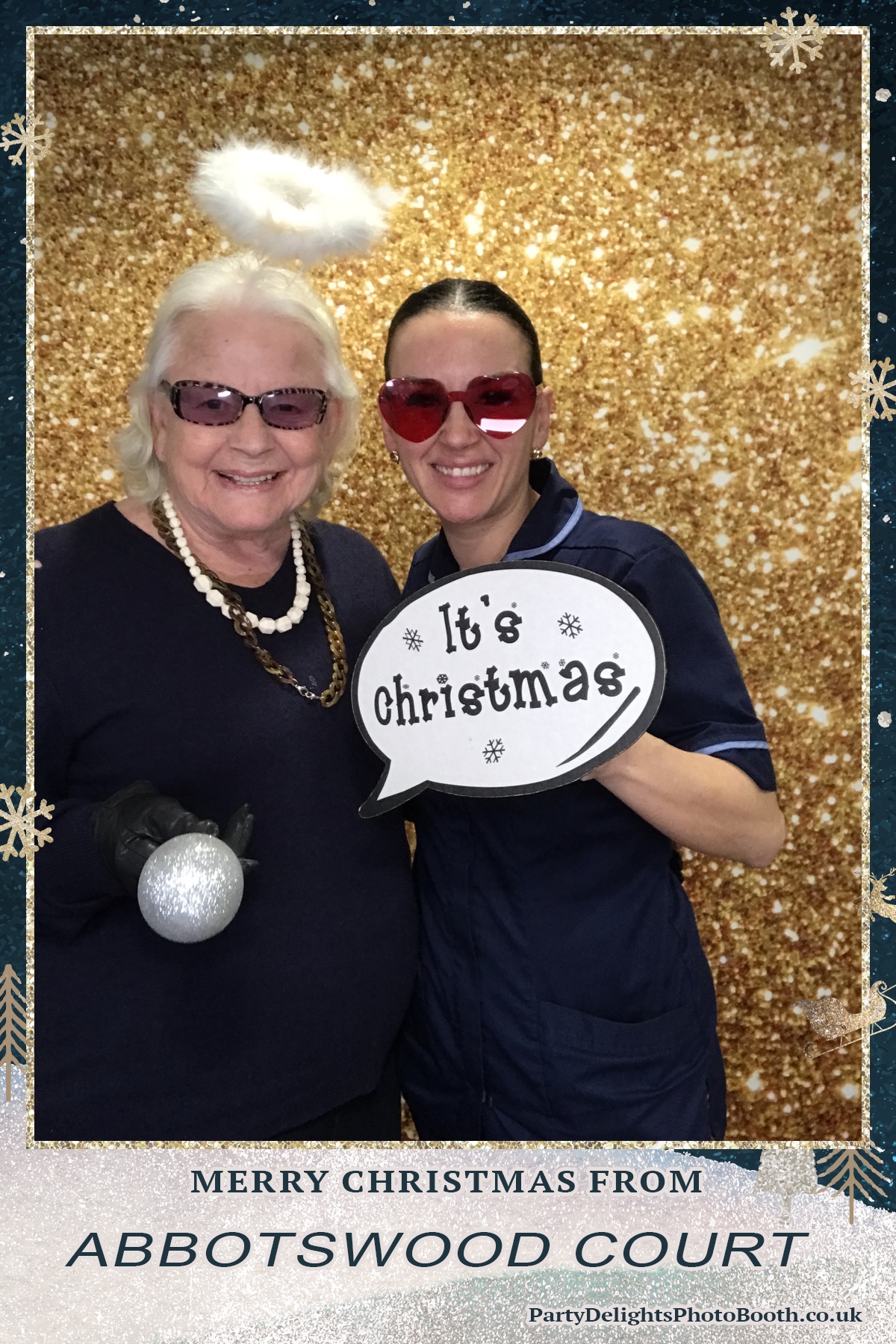 Abbotswood Court Christmas party | View more photos from the event at gallery.partydelightsphotobooth.co.uk/u/PartyDelightsPhotoBooth/Abbotswood-Court-Christmas-party-0