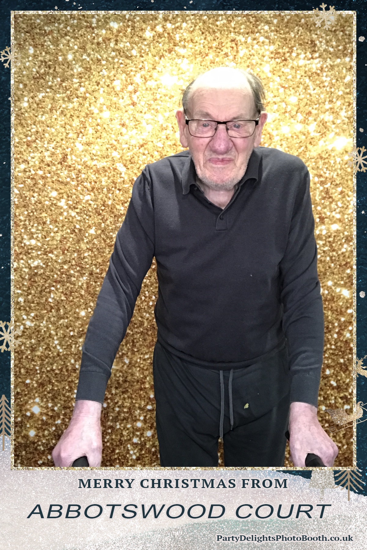 Abbotswood Court Christmas party | View more photos from the event at gallery.partydelightsphotobooth.co.uk/u/PartyDelightsPhotoBooth/Abbotswood-Court-Christmas-party-0