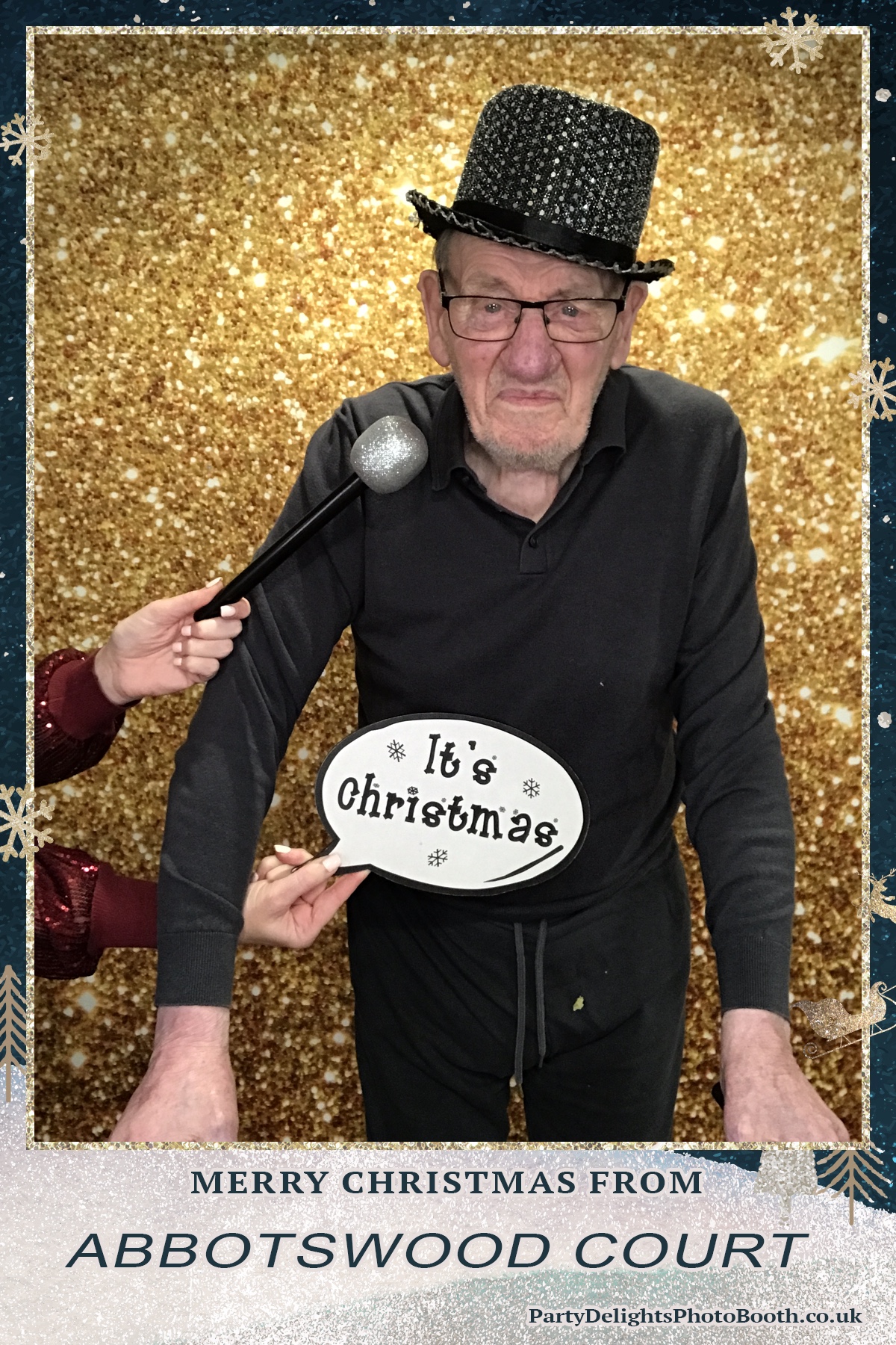 Abbotswood Court Christmas party | View more photos from the event at gallery.partydelightsphotobooth.co.uk/u/PartyDelightsPhotoBooth/Abbotswood-Court-Christmas-party-0