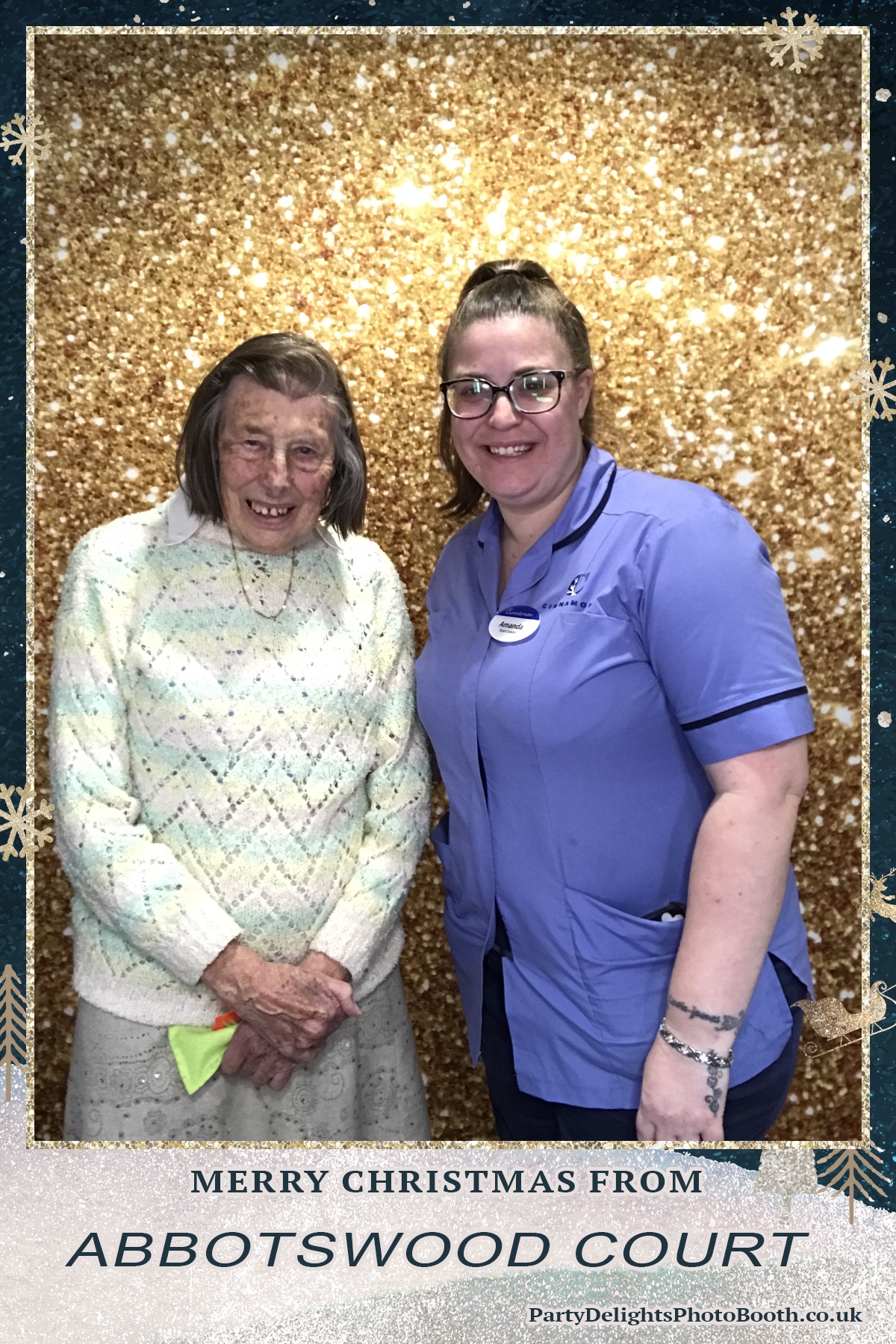 Abbotswood Court Christmas party | View more photos from the event at gallery.partydelightsphotobooth.co.uk/u/PartyDelightsPhotoBooth/Abbotswood-Court-Christmas-party-0