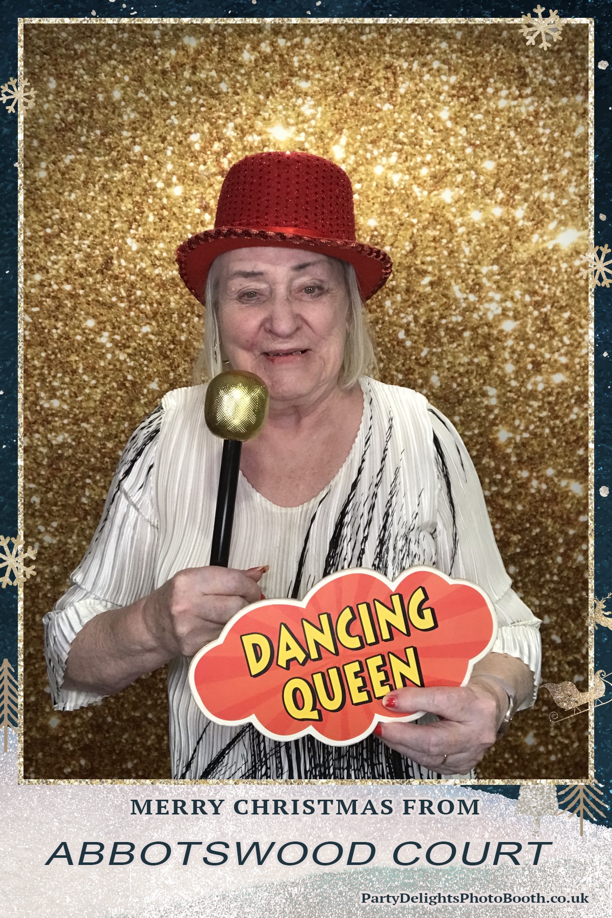 Abbotswood Court Christmas party | View more photos from the event at gallery.partydelightsphotobooth.co.uk/u/PartyDelightsPhotoBooth/Abbotswood-Court-Christmas-party-0