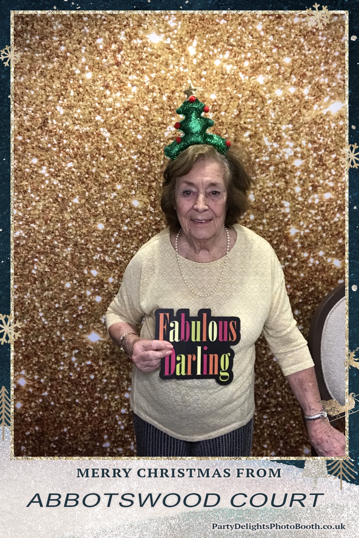 Abbotswood Court Christmas party | View more photos from the event at gallery.partydelightsphotobooth.co.uk/u/PartyDelightsPhotoBooth/Abbotswood-Court-Christmas-party-0