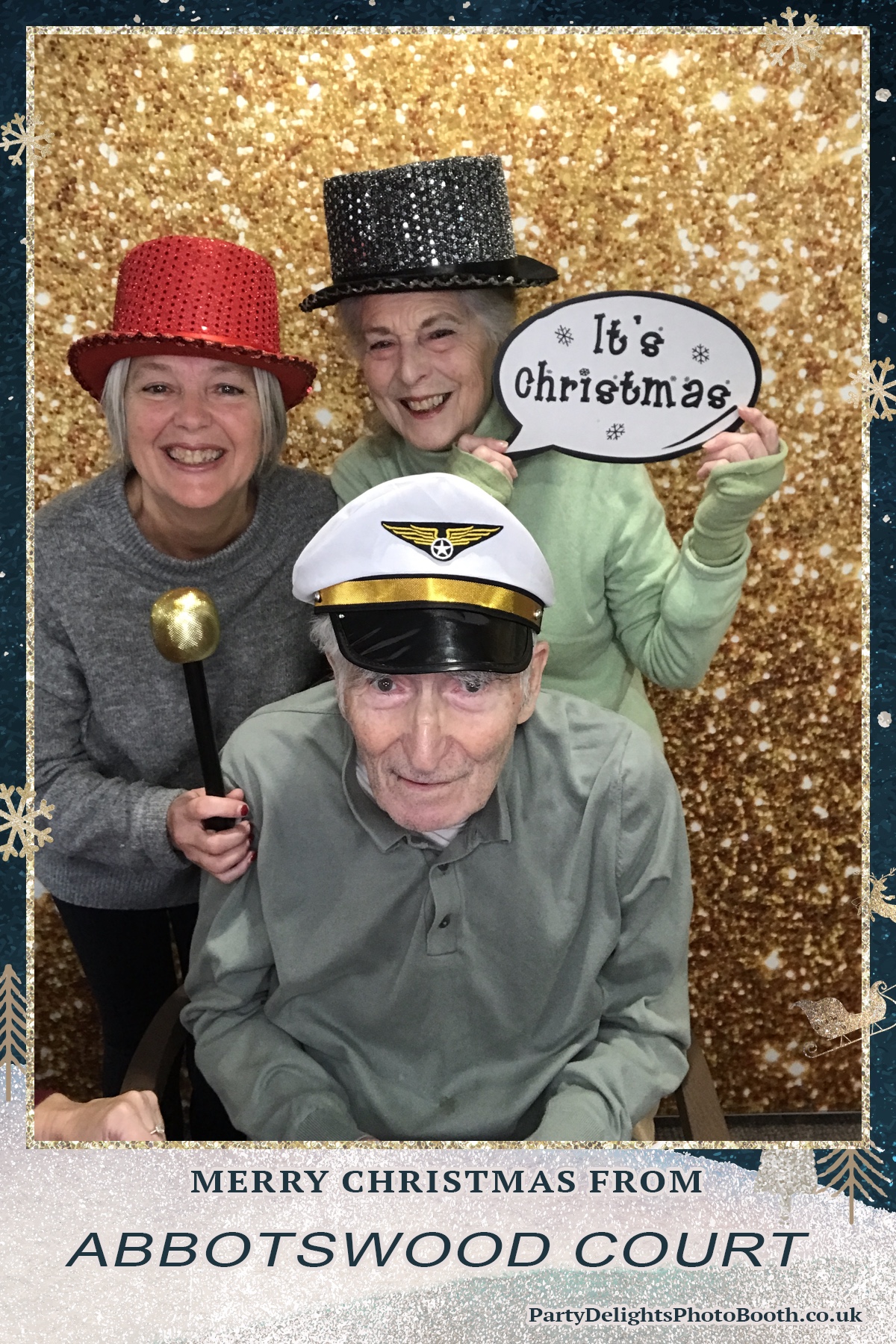 Abbotswood Court Christmas party | View more photos from the event at gallery.partydelightsphotobooth.co.uk/u/PartyDelightsPhotoBooth/Abbotswood-Court-Christmas-party-0