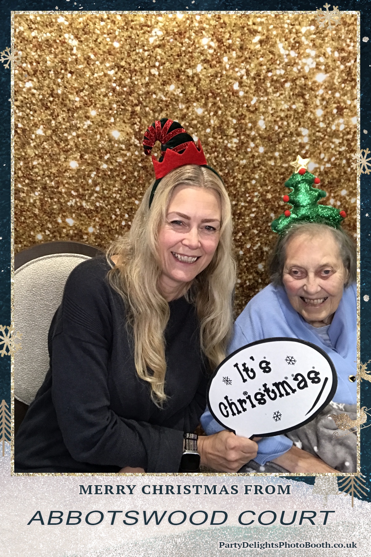 Abbotswood Court Christmas party | View more photos from the event at gallery.partydelightsphotobooth.co.uk/u/PartyDelightsPhotoBooth/Abbotswood-Court-Christmas-party-0