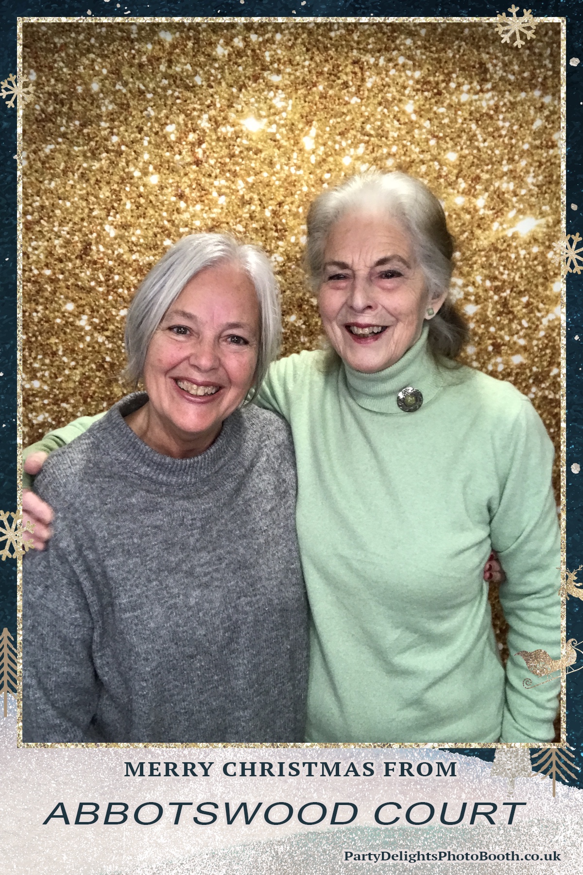 Abbotswood Court Christmas party | View more photos from the event at gallery.partydelightsphotobooth.co.uk/u/PartyDelightsPhotoBooth/Abbotswood-Court-Christmas-party-0