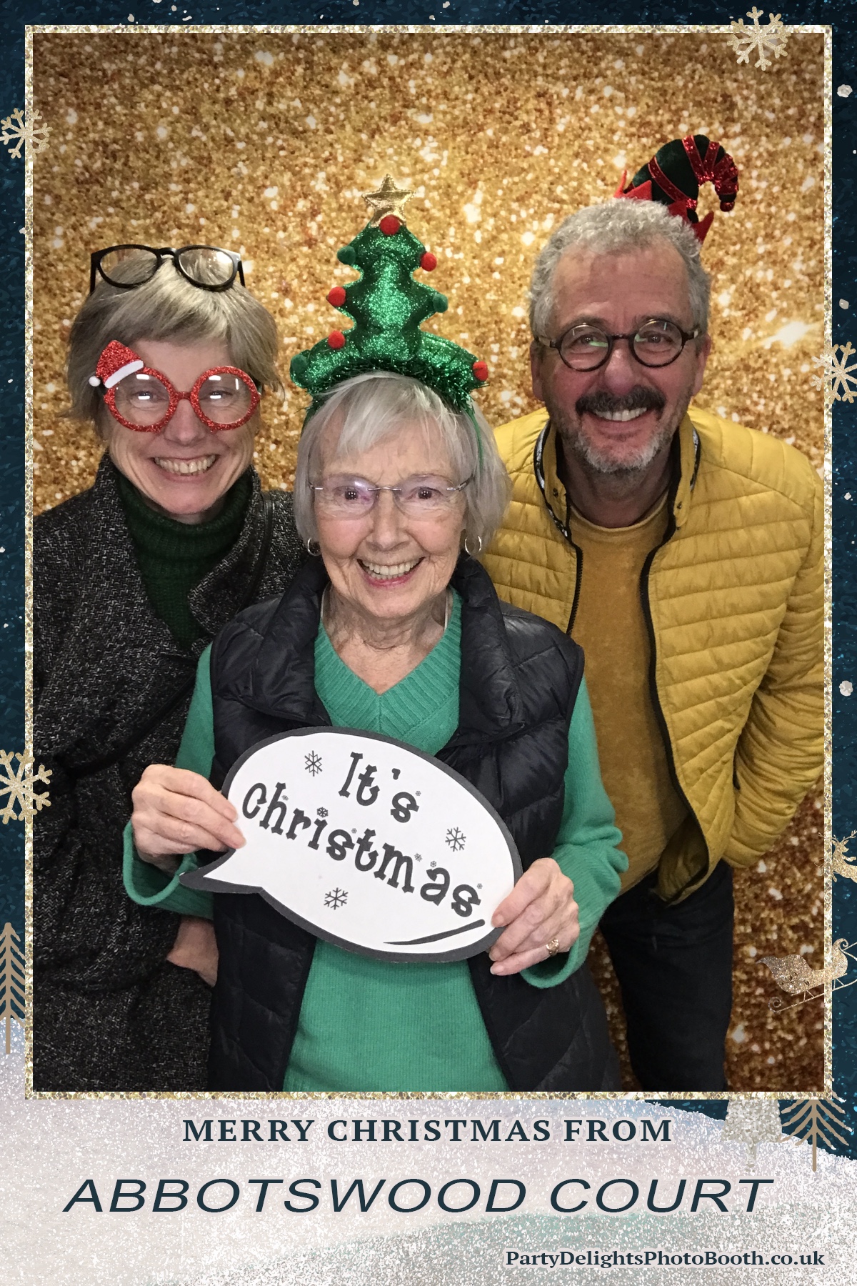 Abbotswood Court Christmas party | View more photos from the event at gallery.partydelightsphotobooth.co.uk/u/PartyDelightsPhotoBooth/Abbotswood-Court-Christmas-party-0