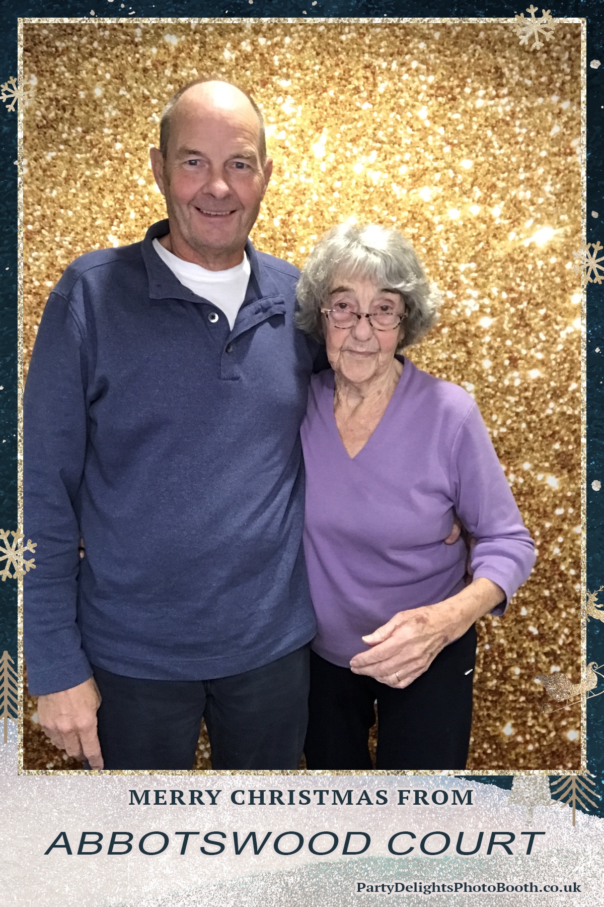 Abbotswood Court Christmas party | View more photos from the event at gallery.partydelightsphotobooth.co.uk/u/PartyDelightsPhotoBooth/Abbotswood-Court-Christmas-party-0