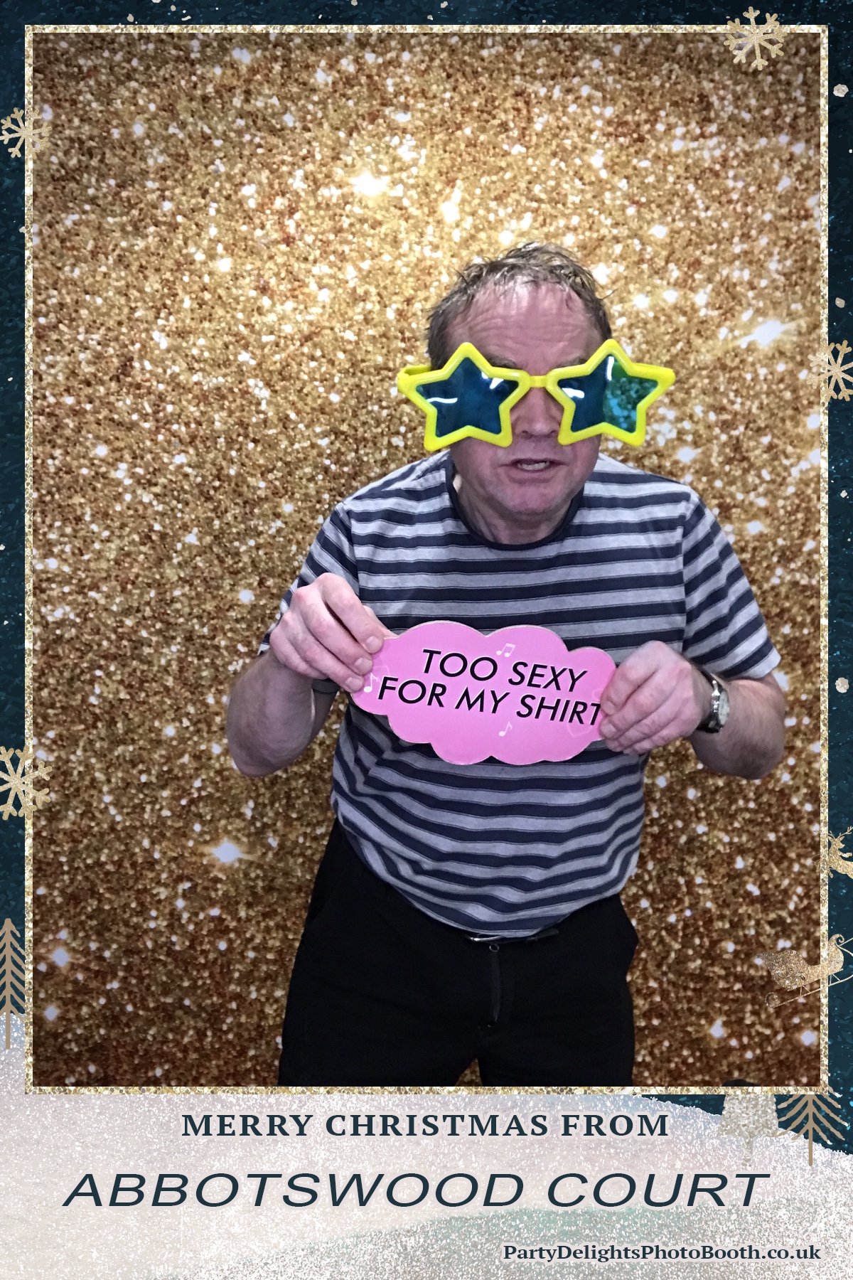 Abbotswood Court Christmas party | View more photos from the event at gallery.partydelightsphotobooth.co.uk/u/PartyDelightsPhotoBooth/Abbotswood-Court-Christmas-party-0