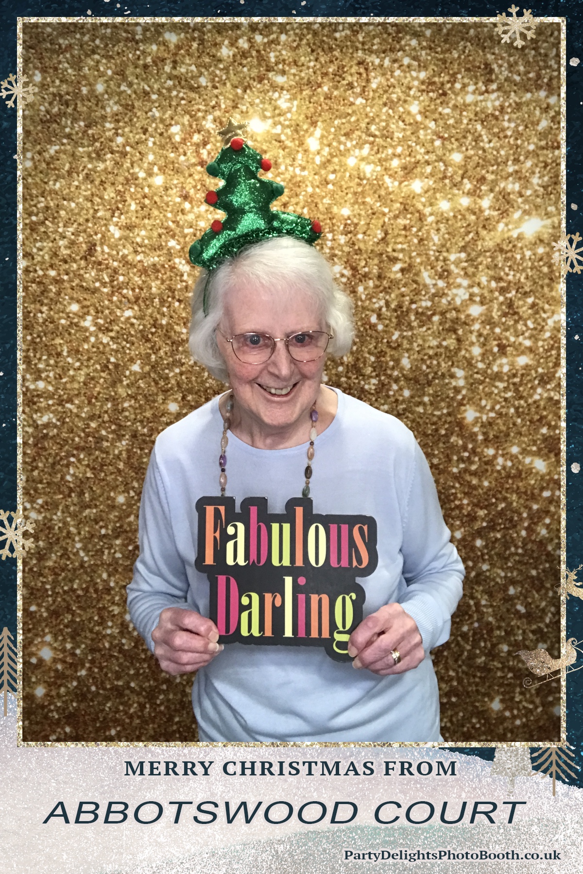 Abbotswood Court Christmas party | View more photos from the event at gallery.partydelightsphotobooth.co.uk/u/PartyDelightsPhotoBooth/Abbotswood-Court-Christmas-party-0