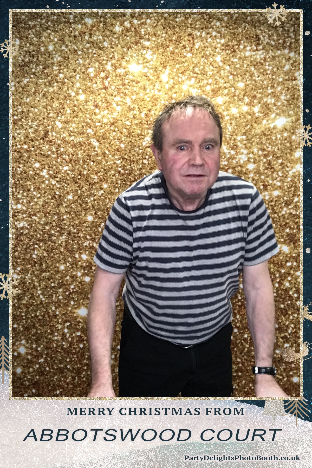 Abbotswood Court Christmas party | View more photos from the event at gallery.partydelightsphotobooth.co.uk/u/PartyDelightsPhotoBooth/Abbotswood-Court-Christmas-party-0