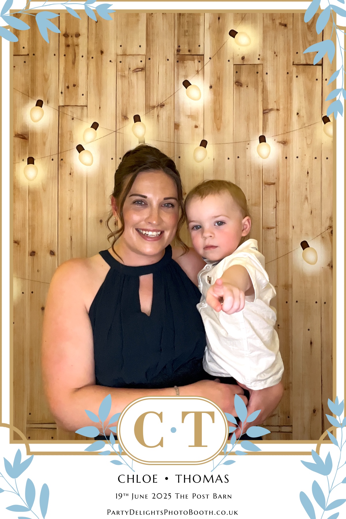 Chloe & Tom’s Wedding | View more photos from the event at gallery.partydelightsphotobooth.co.uk/u/PartyDelightsPhotoBooth/Chloe-Tom’s-Wedding