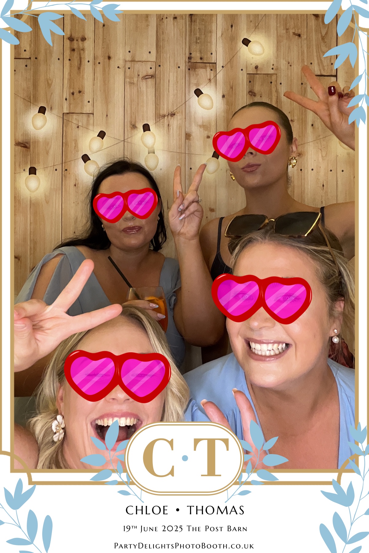 Chloe & Tom’s Wedding | View more photos from the event at gallery.partydelightsphotobooth.co.uk/u/PartyDelightsPhotoBooth/Chloe-Tom’s-Wedding