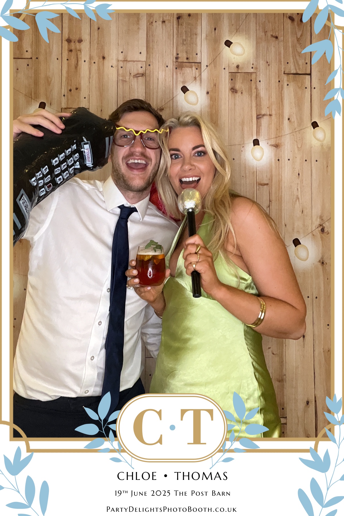 Chloe & Tom’s Wedding | View more photos from the event at gallery.partydelightsphotobooth.co.uk/u/PartyDelightsPhotoBooth/Chloe-Tom’s-Wedding
