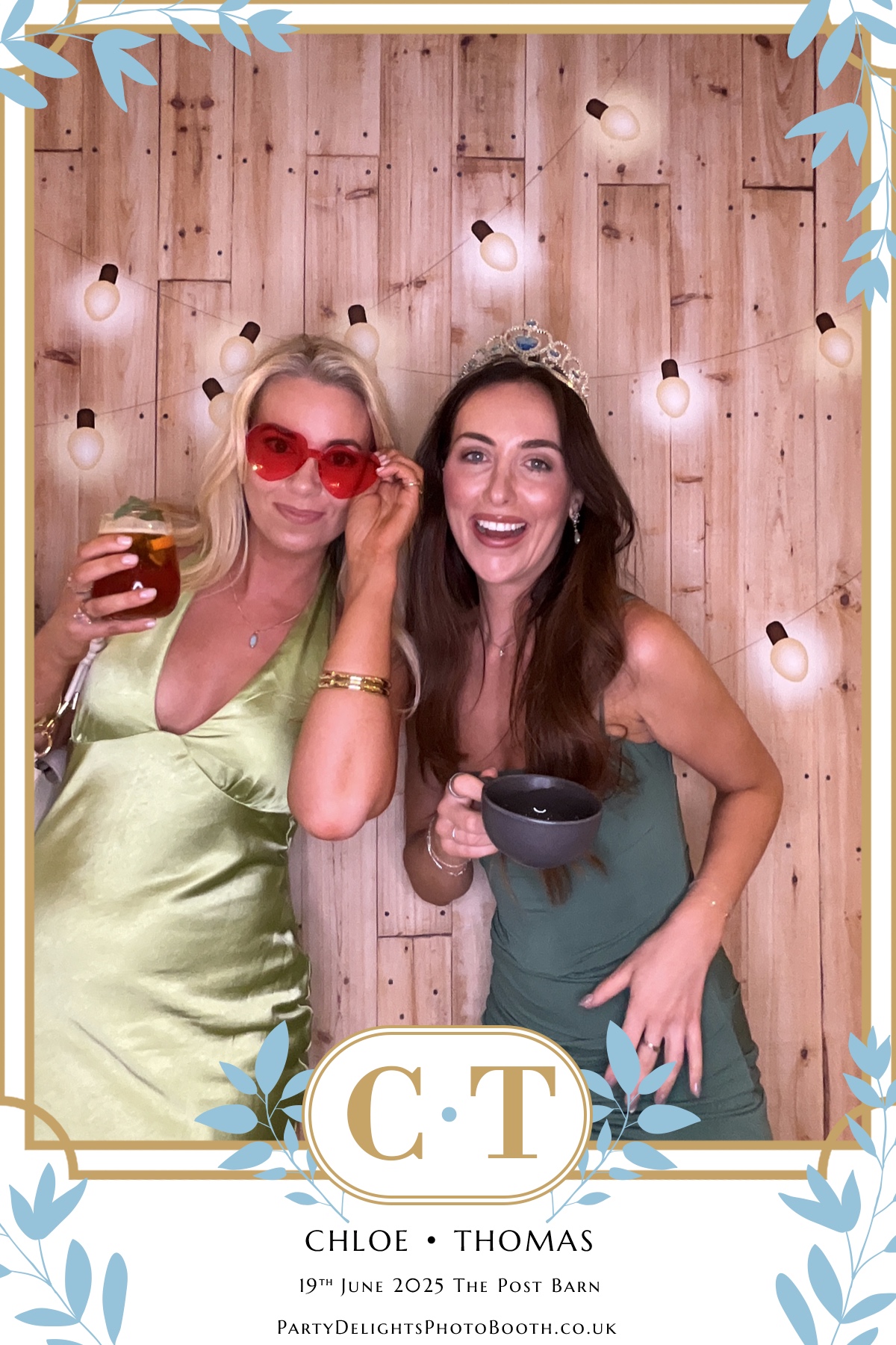 Chloe & Tom’s Wedding | View more photos from the event at gallery.partydelightsphotobooth.co.uk/u/PartyDelightsPhotoBooth/Chloe-Tom’s-Wedding