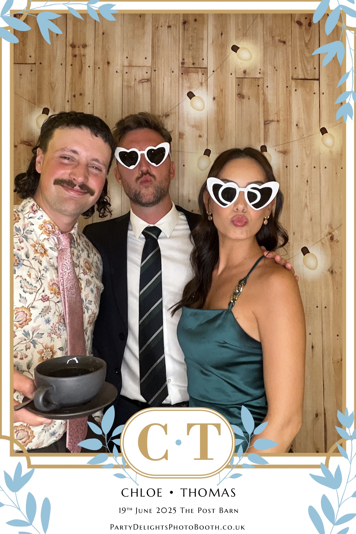 Chloe & Tom’s Wedding | View more photos from the event at gallery.partydelightsphotobooth.co.uk/u/PartyDelightsPhotoBooth/Chloe-Tom’s-Wedding