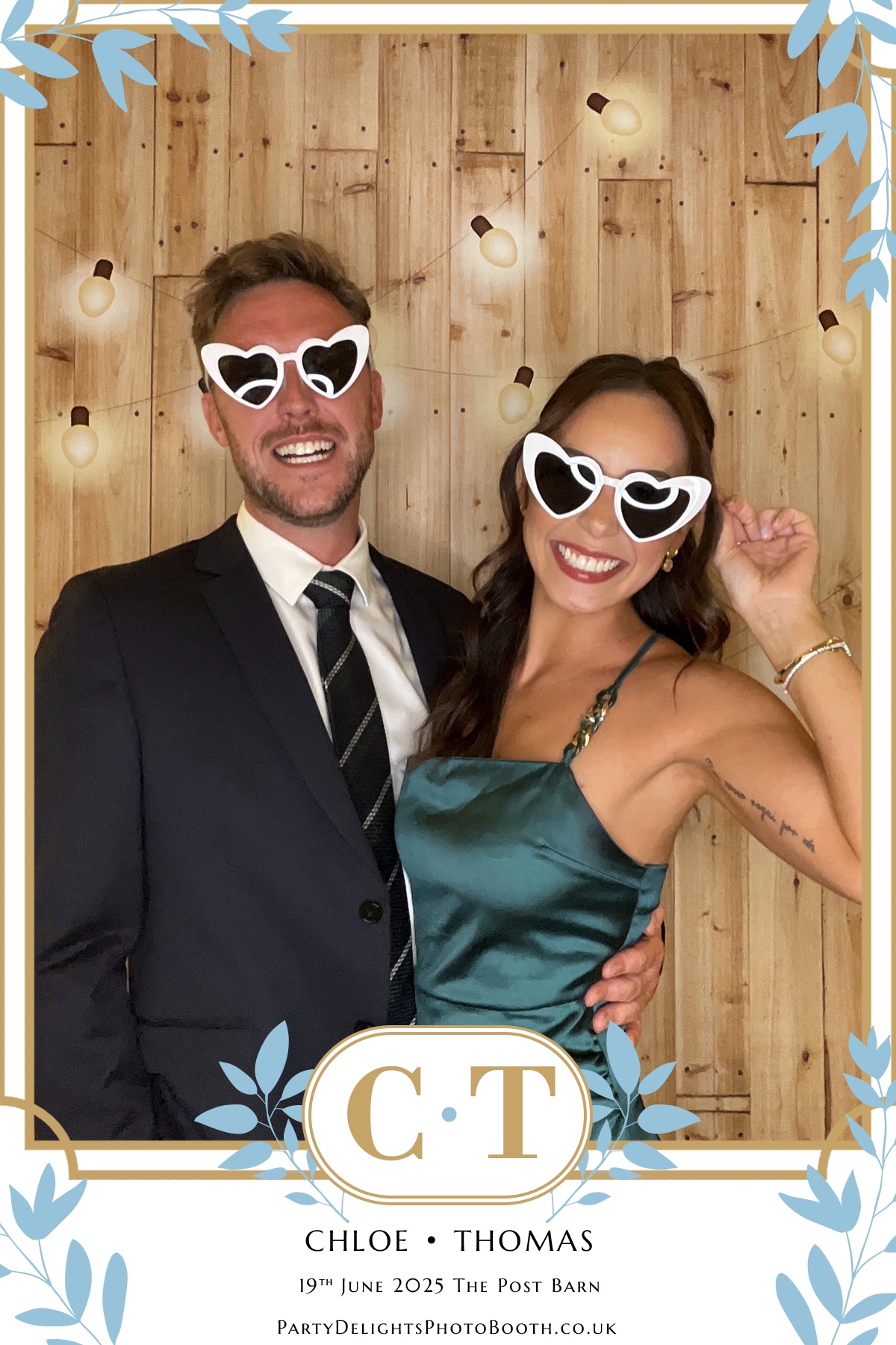 Chloe & Tom’s Wedding | View more photos from the event at gallery.partydelightsphotobooth.co.uk/u/PartyDelightsPhotoBooth/Chloe-Tom’s-Wedding