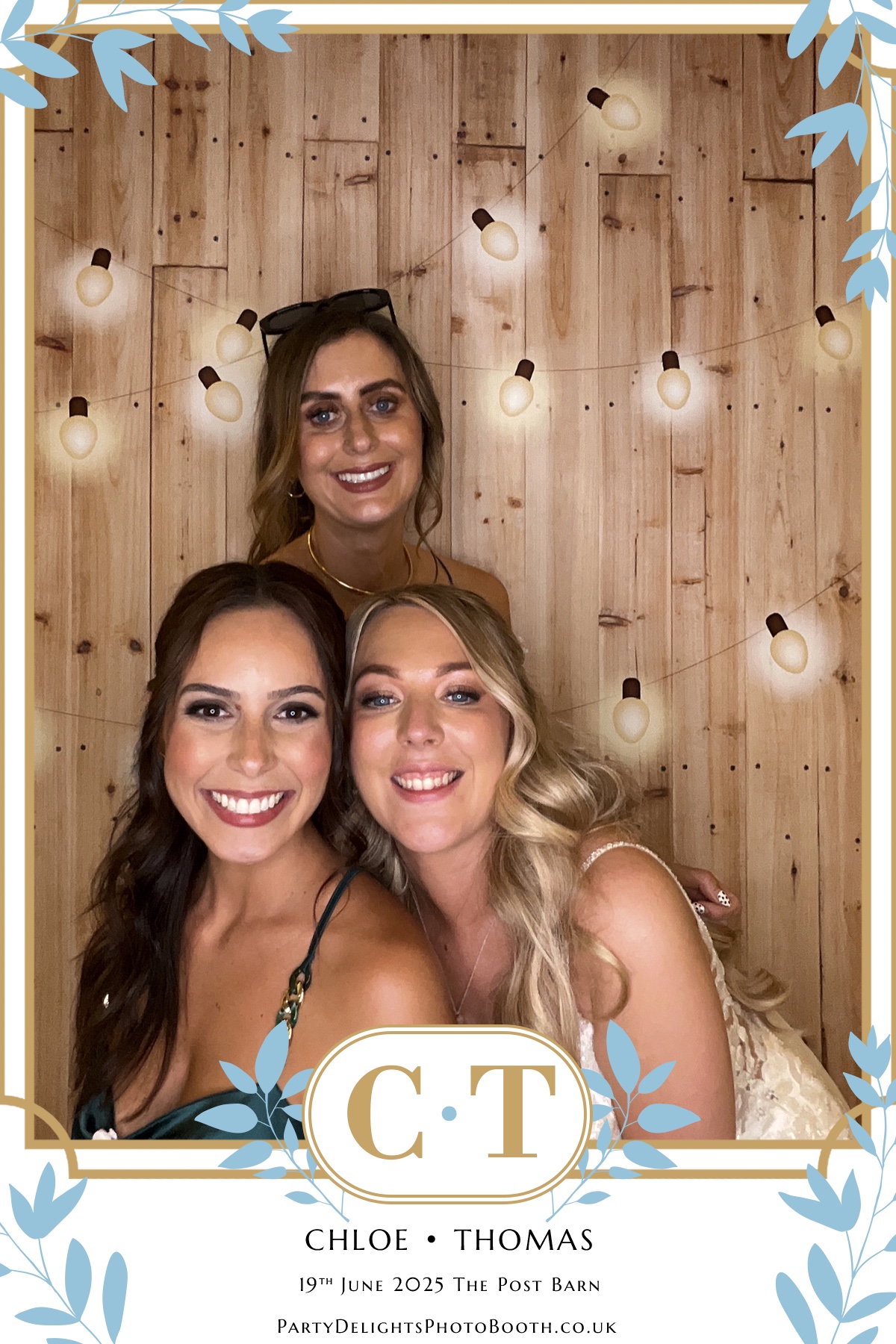 Chloe & Tom’s Wedding | View more photos from the event at gallery.partydelightsphotobooth.co.uk/u/PartyDelightsPhotoBooth/Chloe-Tom’s-Wedding