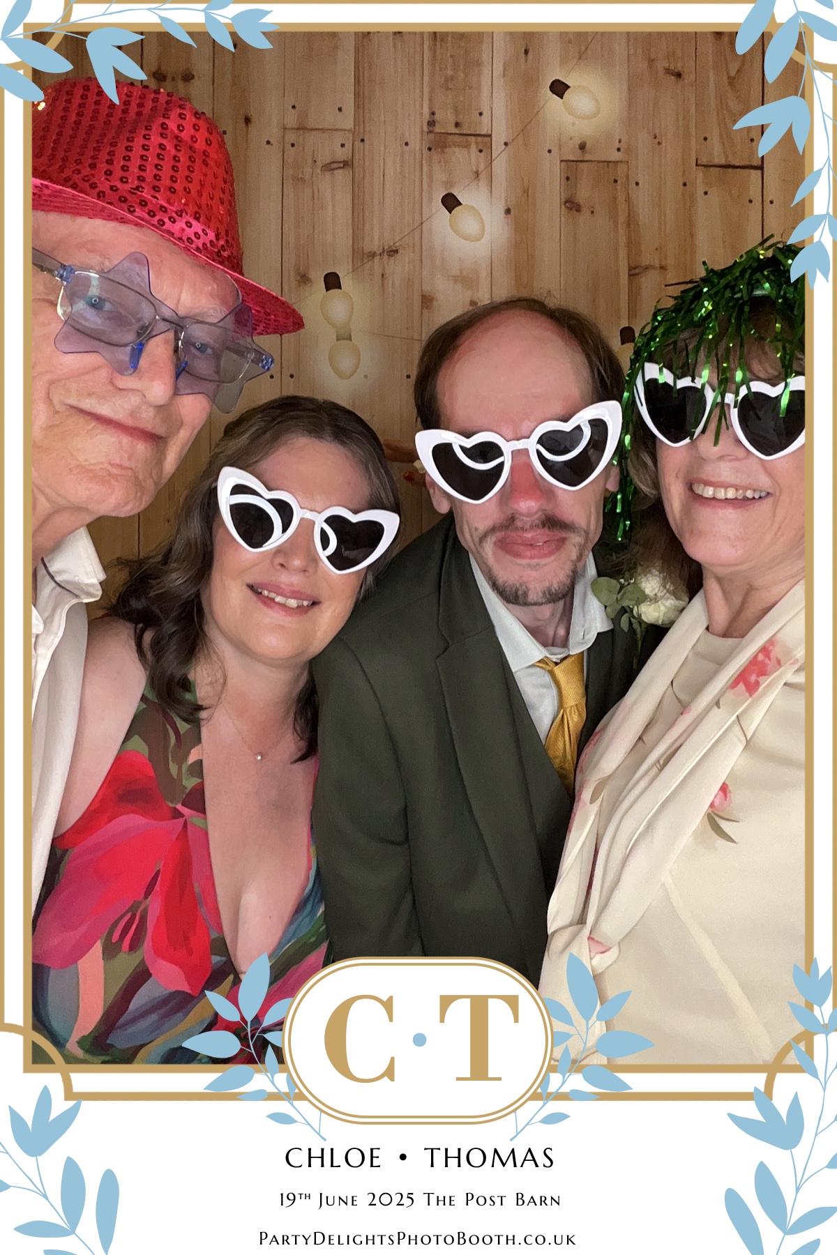 Chloe & Tom’s Wedding | View more photos from the event at gallery.partydelightsphotobooth.co.uk/u/PartyDelightsPhotoBooth/Chloe-Tom’s-Wedding