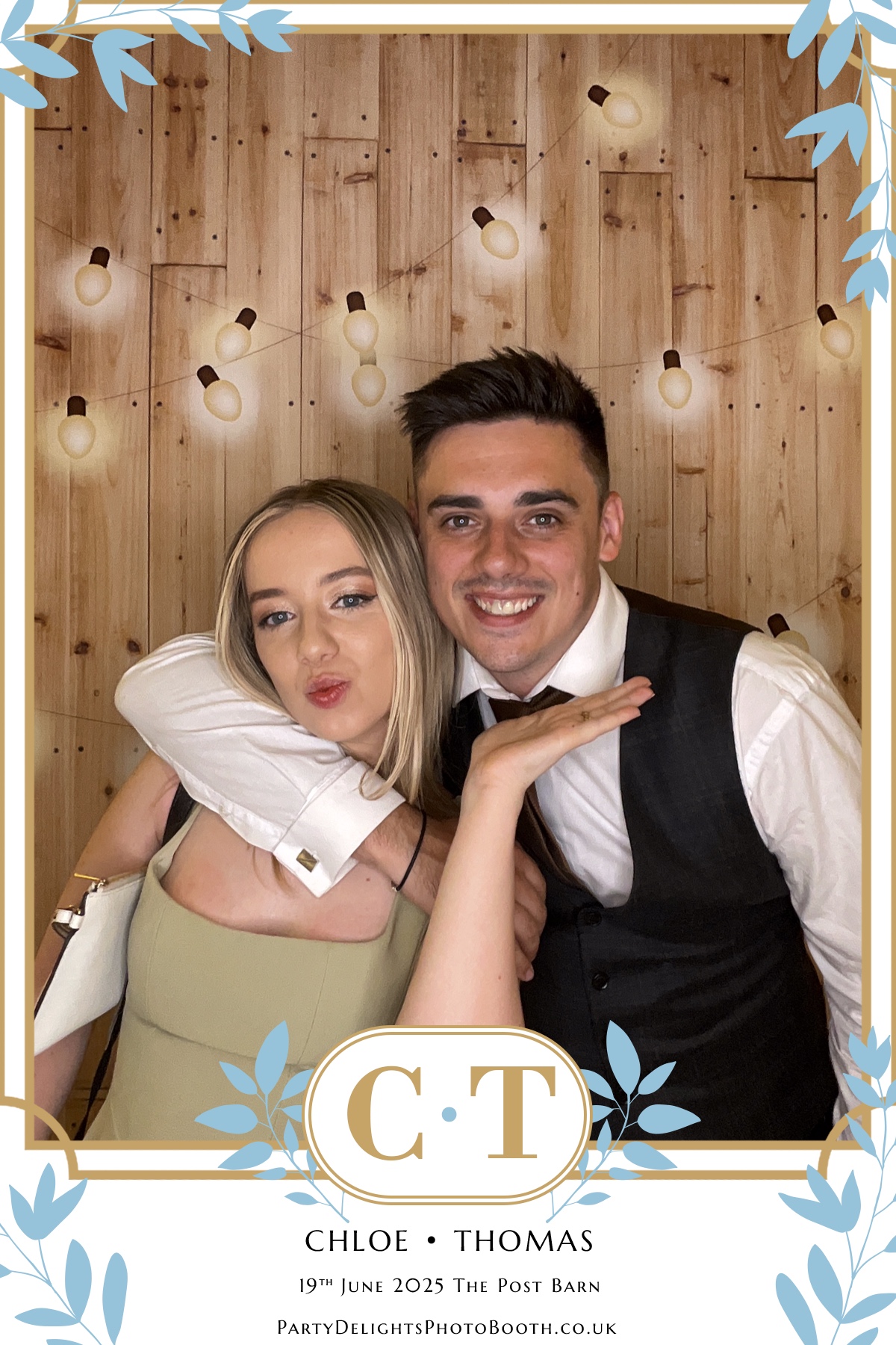 Chloe & Tom’s Wedding | View more photos from the event at gallery.partydelightsphotobooth.co.uk/u/PartyDelightsPhotoBooth/Chloe-Tom’s-Wedding