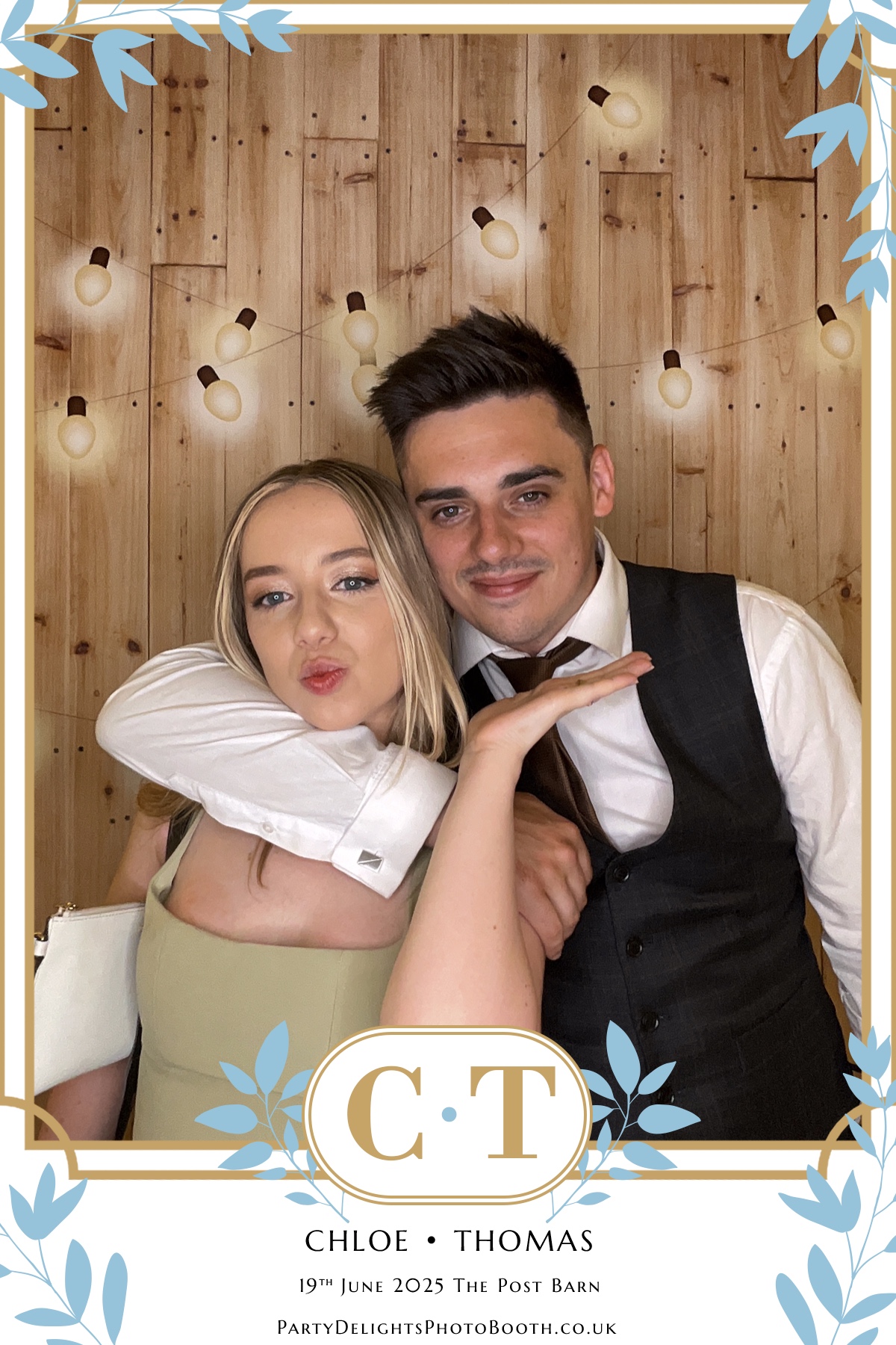 Chloe & Tom’s Wedding | View more photos from the event at gallery.partydelightsphotobooth.co.uk/u/PartyDelightsPhotoBooth/Chloe-Tom’s-Wedding