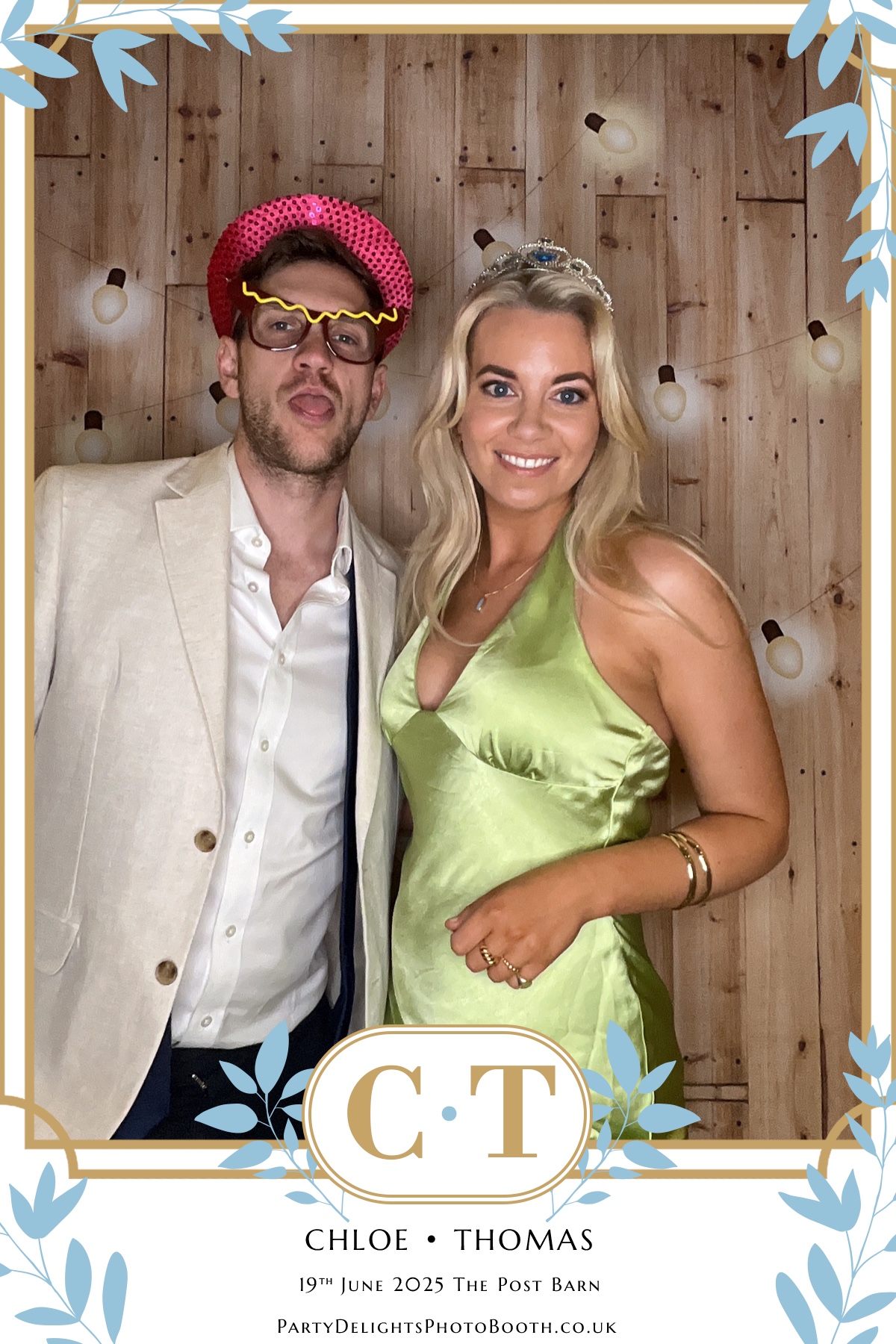 Chloe & Tom’s Wedding | View more photos from the event at gallery.partydelightsphotobooth.co.uk/u/PartyDelightsPhotoBooth/Chloe-Tom’s-Wedding