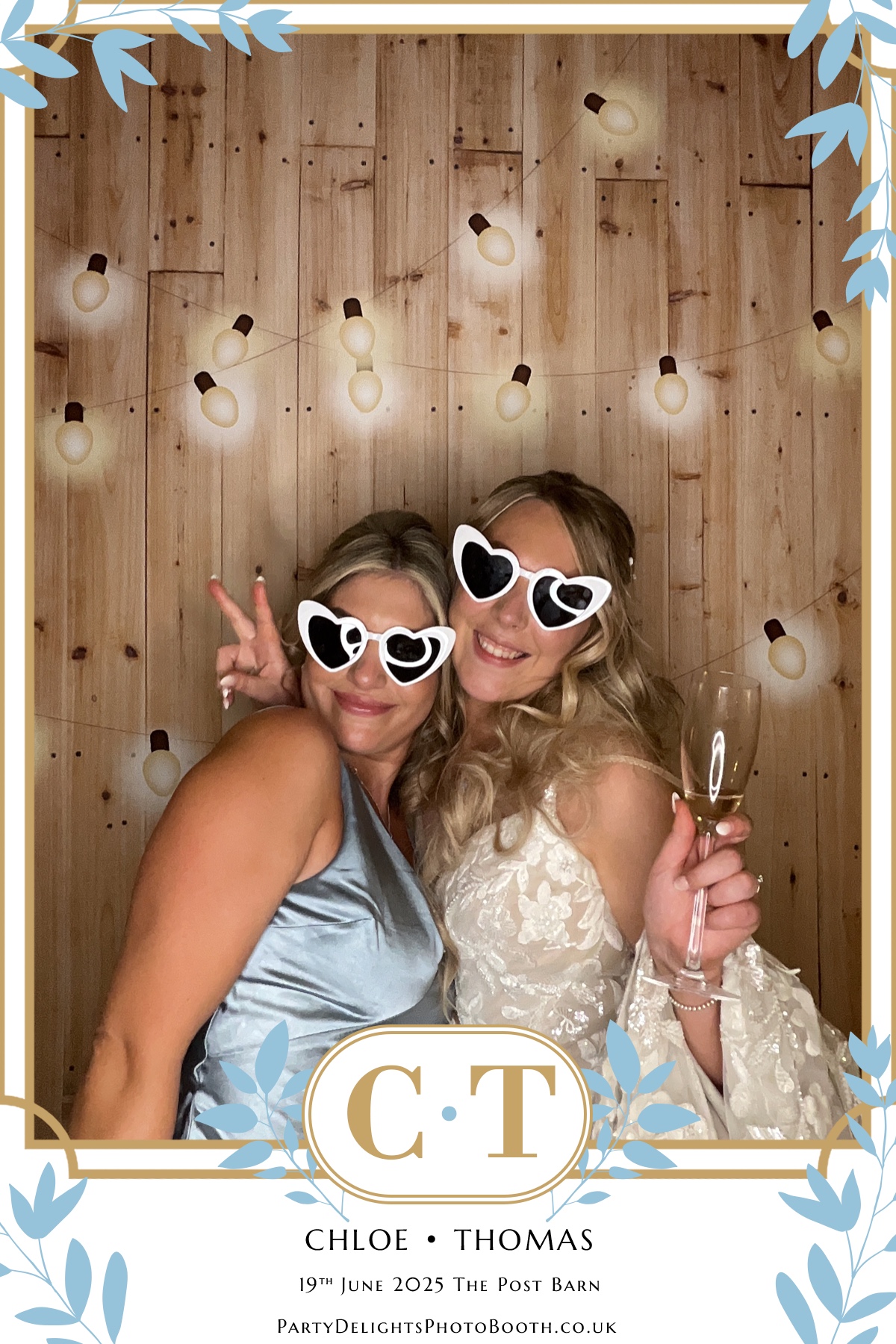 Chloe & Tom’s Wedding | View more photos from the event at gallery.partydelightsphotobooth.co.uk/u/PartyDelightsPhotoBooth/Chloe-Tom’s-Wedding