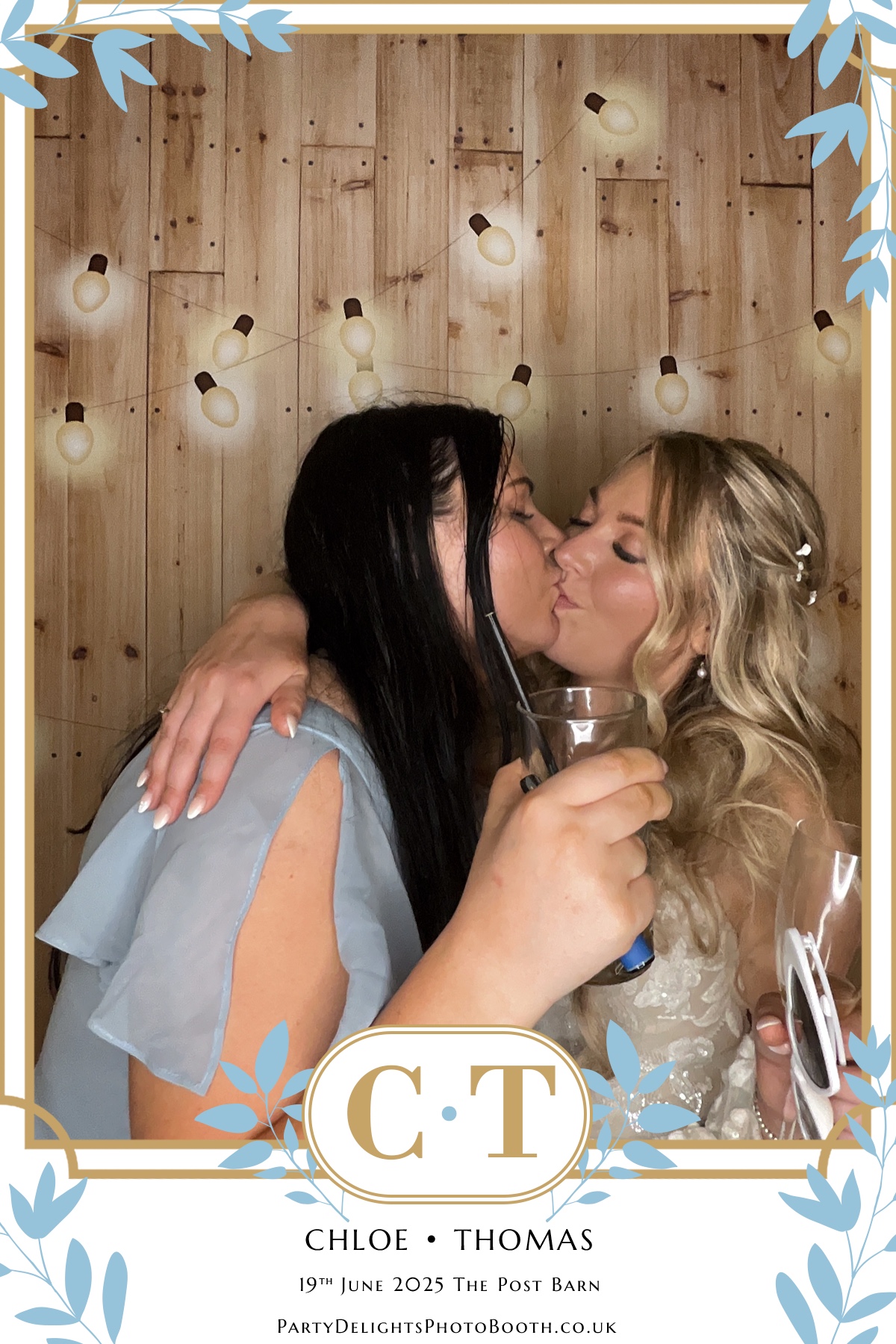 Chloe & Tom’s Wedding | View more photos from the event at gallery.partydelightsphotobooth.co.uk/u/PartyDelightsPhotoBooth/Chloe-Tom’s-Wedding