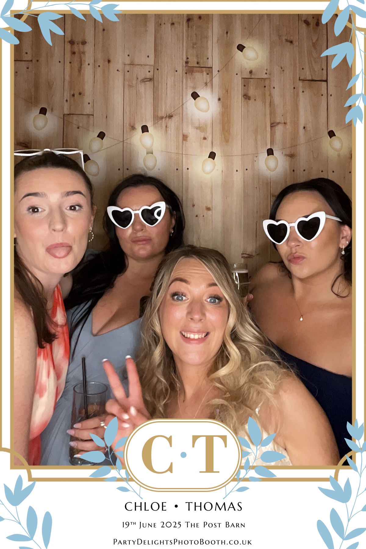 Chloe & Tom’s Wedding | View more photos from the event at gallery.partydelightsphotobooth.co.uk/u/PartyDelightsPhotoBooth/Chloe-Tom’s-Wedding
