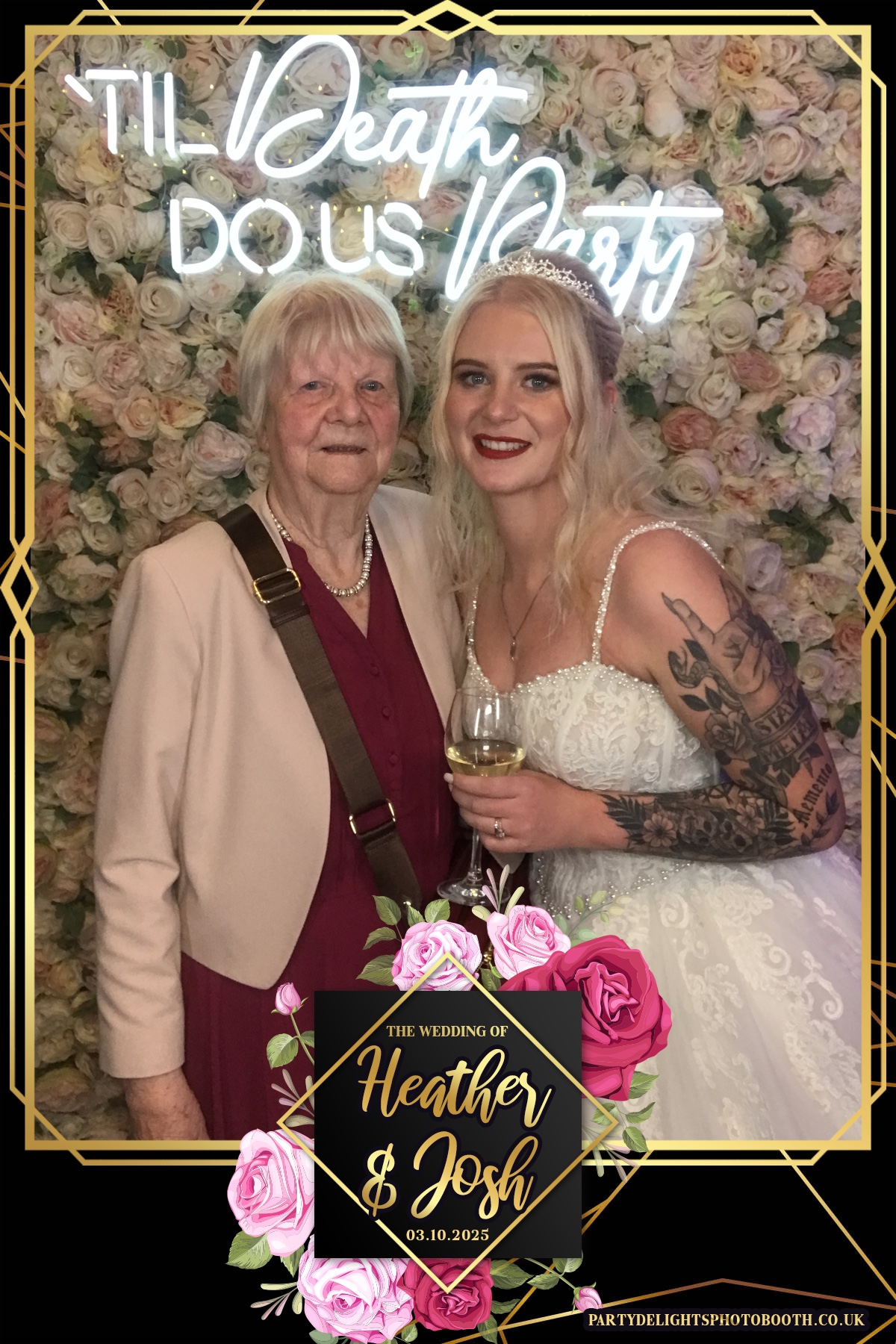 Heather and Josh's Wedding | View more photos from the event at gallery.partydelightsphotobooth.co.uk/u/PartyDelightsPhotoBooth/Heather-and-Joshs-Wedding