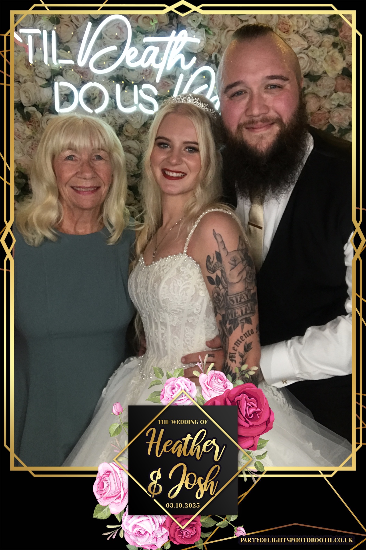 Heather and Josh's Wedding | View more photos from the event at gallery.partydelightsphotobooth.co.uk/u/PartyDelightsPhotoBooth/Heather-and-Joshs-Wedding