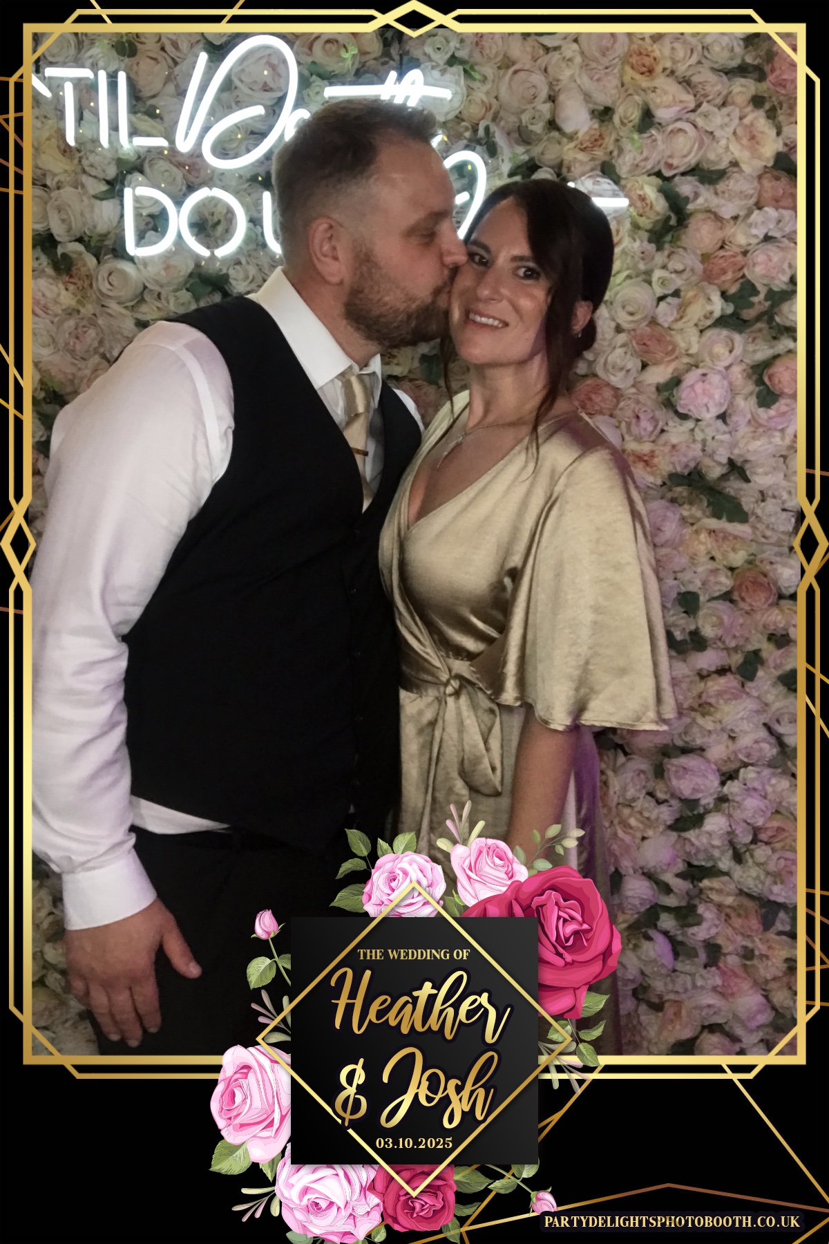 Heather and Josh's Wedding | View more photos from the event at gallery.partydelightsphotobooth.co.uk/u/PartyDelightsPhotoBooth/Heather-and-Joshs-Wedding