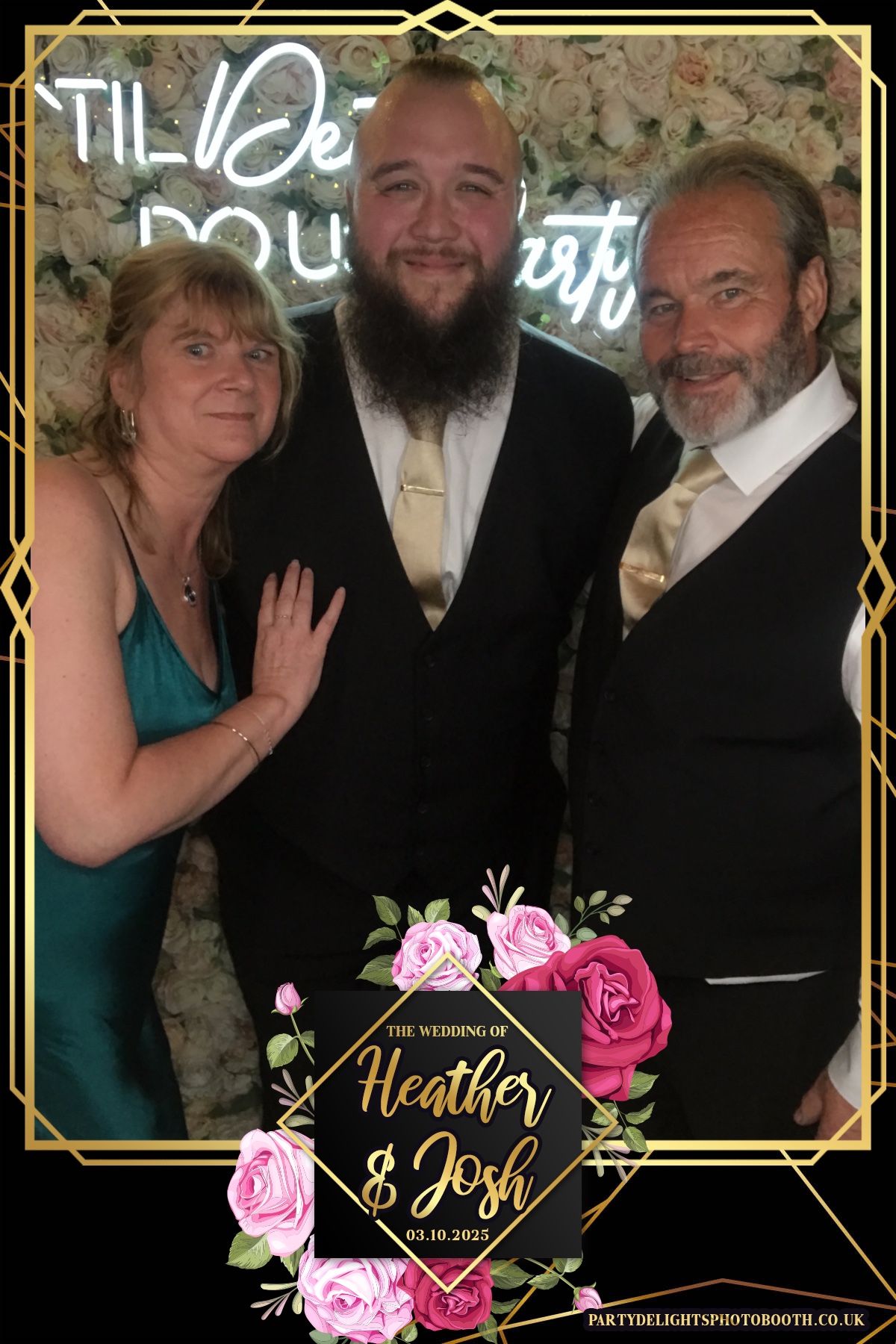 Heather and Josh's Wedding | View more photos from the event at gallery.partydelightsphotobooth.co.uk/u/PartyDelightsPhotoBooth/Heather-and-Joshs-Wedding