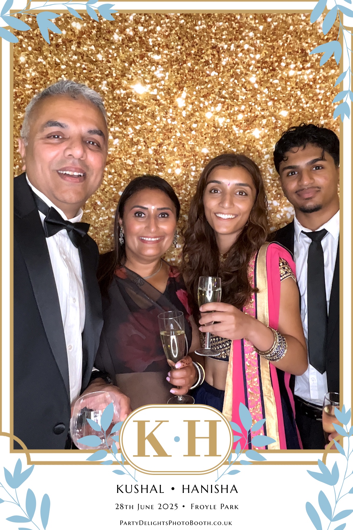 Kushal and Hanisha’s Wedding | View more photos from the event at gallery.partydelightsphotobooth.co.uk/u/PartyDelightsPhotoBooth/Kushal-and-Hanisha’s-Wedding