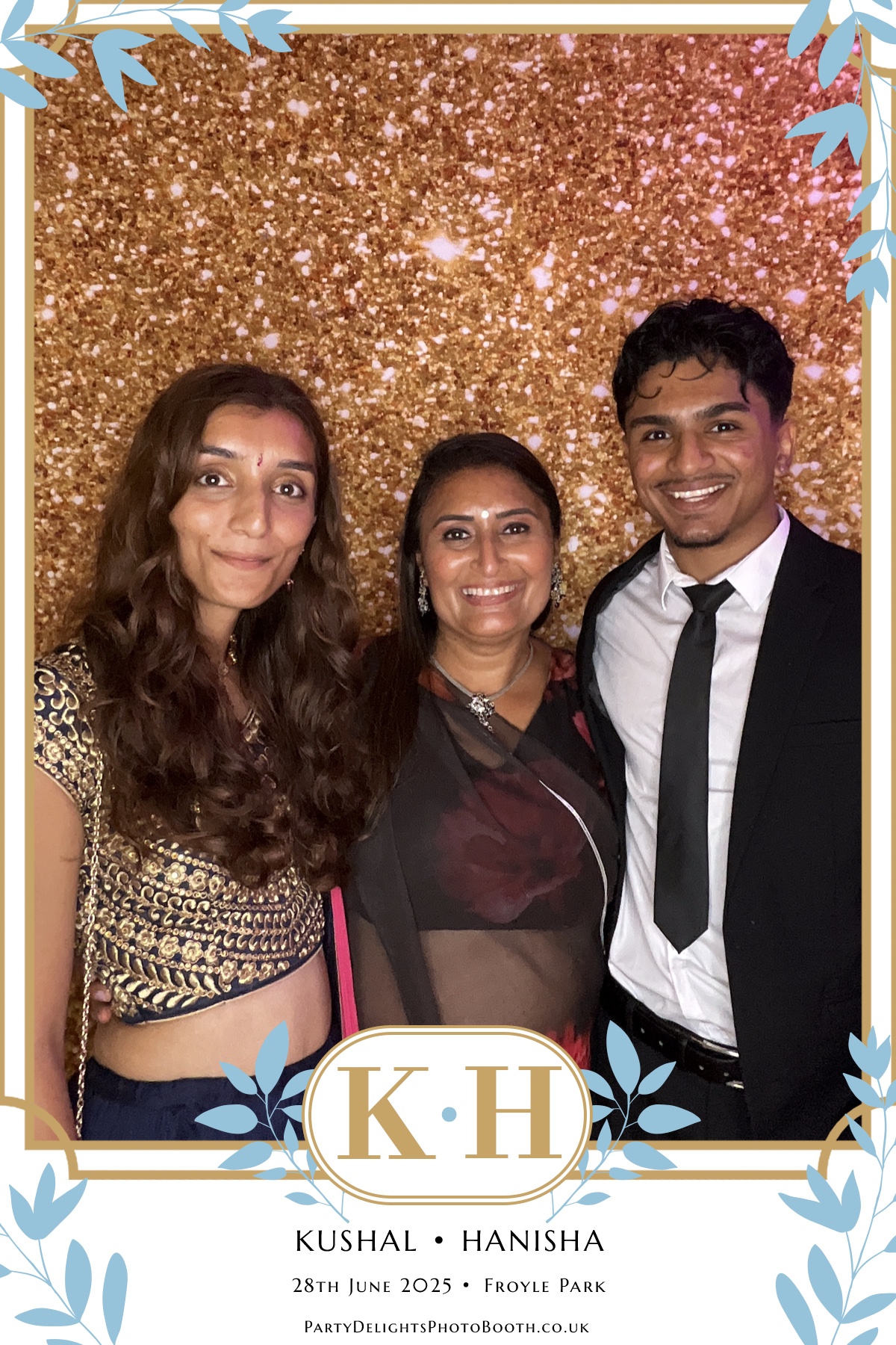 Kushal and Hanisha’s Wedding | View more photos from the event at gallery.partydelightsphotobooth.co.uk/u/PartyDelightsPhotoBooth/Kushal-and-Hanisha’s-Wedding