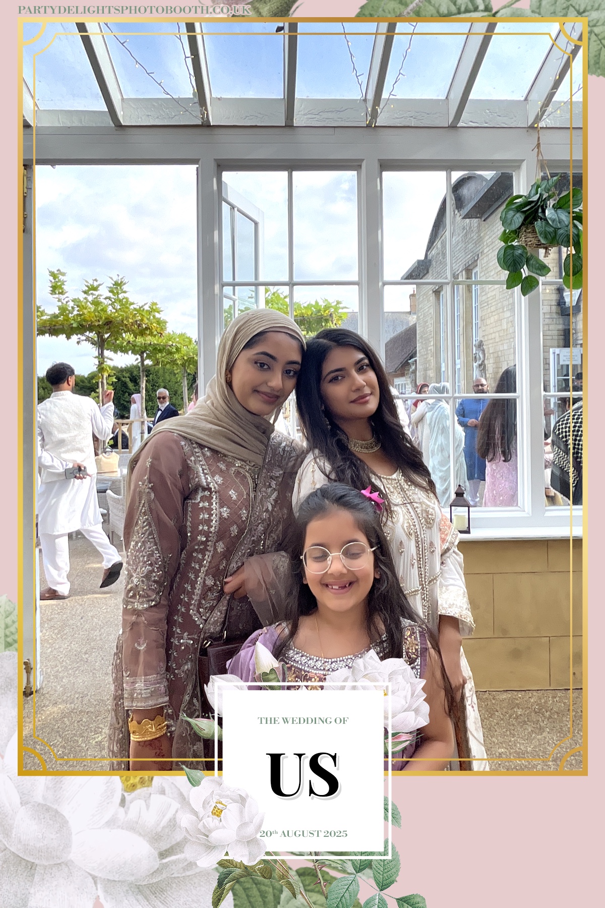 Safa & Usma Wedding | View more photos from the event at gallery.partydelightsphotobooth.co.uk/u/PartyDelightsPhotoBooth/Safa-Usma-Wedding